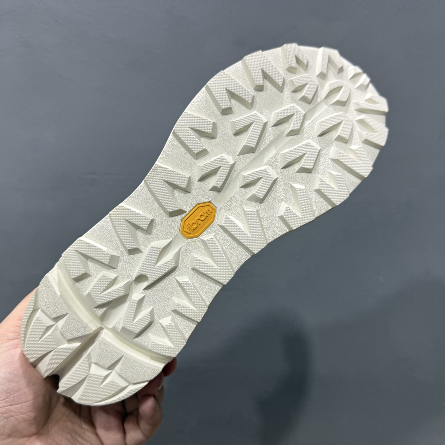 L/DESCENTE迪桑特轻盈缓震透气鞋面时尚休闲运动男子越野跑鞋-High Quatity Cheap Brand wholesale wholesaler seller Clothes Bags handbags Sneakers Top Fashion Clothing Shoes from China Factory Chinese suppliers best Quality Beautiful Price L/DESCENTE迪桑特轻盈缓震透气鞋面时尚休闲运动男子越野跑鞋