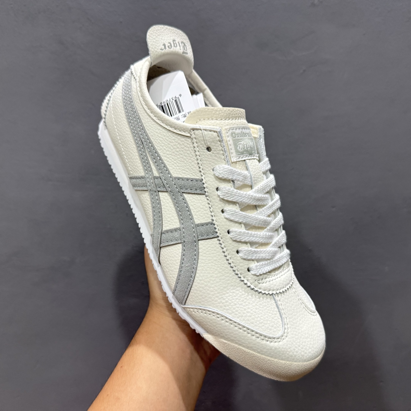 OnitsukaTiger/鬼塚虎 Mexico 66 皮面低邦休闲跑步鞋 1183A942-101-High Quatity Cheap Brand wholesale wholesaler seller Clothes Bags handbags Sneakers Top Fashion Clothing Shoes from China Factory Chinese suppliers best Quality Beautiful Price OnitsukaTiger/鬼塚虎 Mexico 66 皮面低邦休闲跑步鞋 1183A942-101