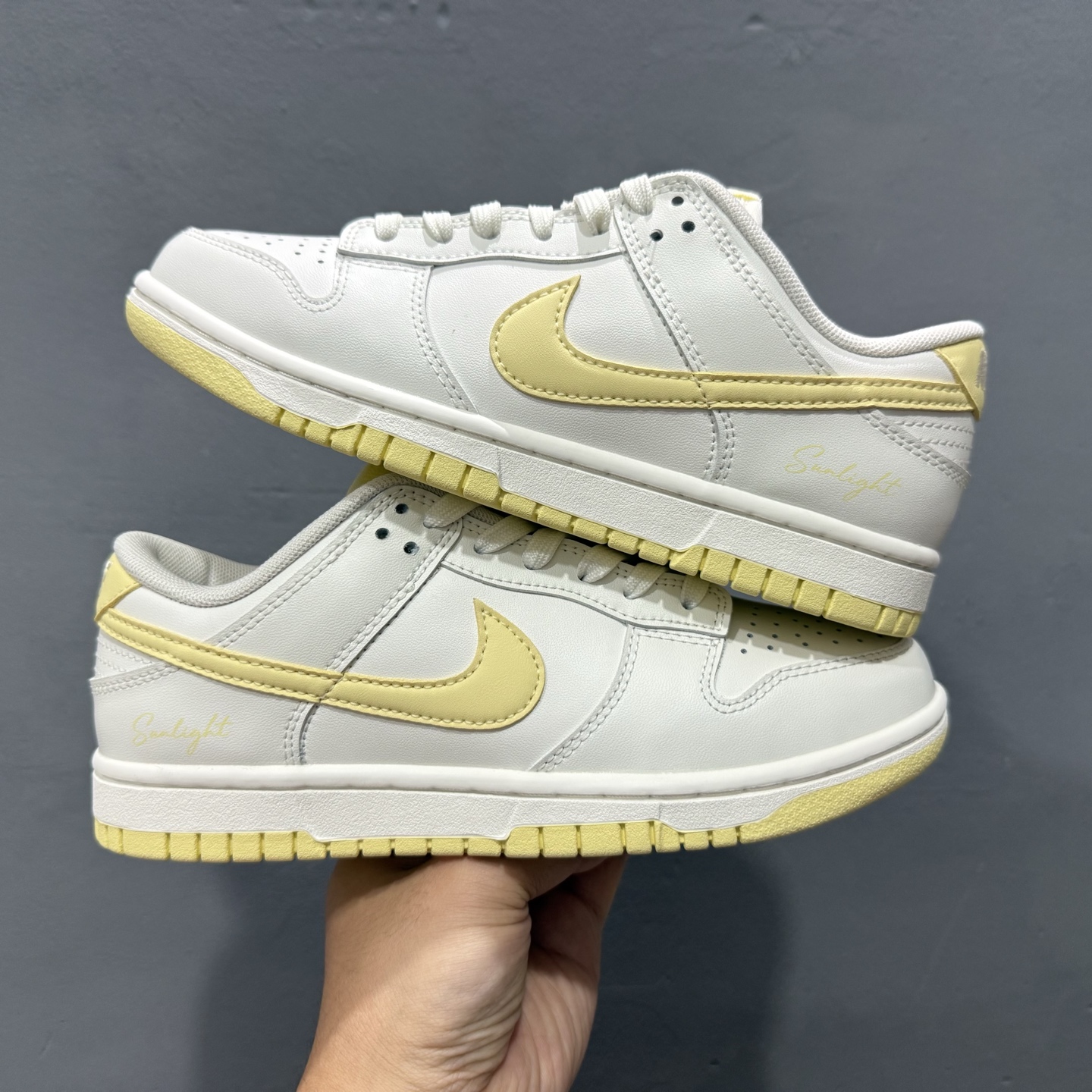 Nike Dunk Low 云纱蜜境 此款采用杏仁奶白色的鞋面 WY0406-020