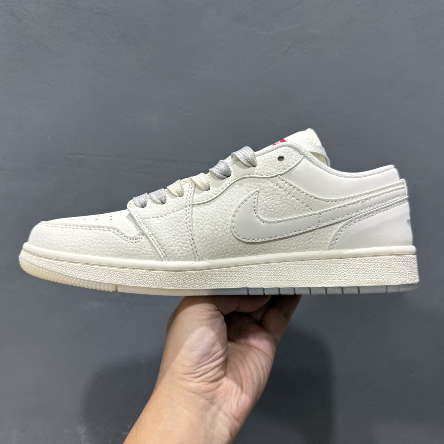 Supreme x Air Jordan 1 Low 米灰双色 XX3168-175