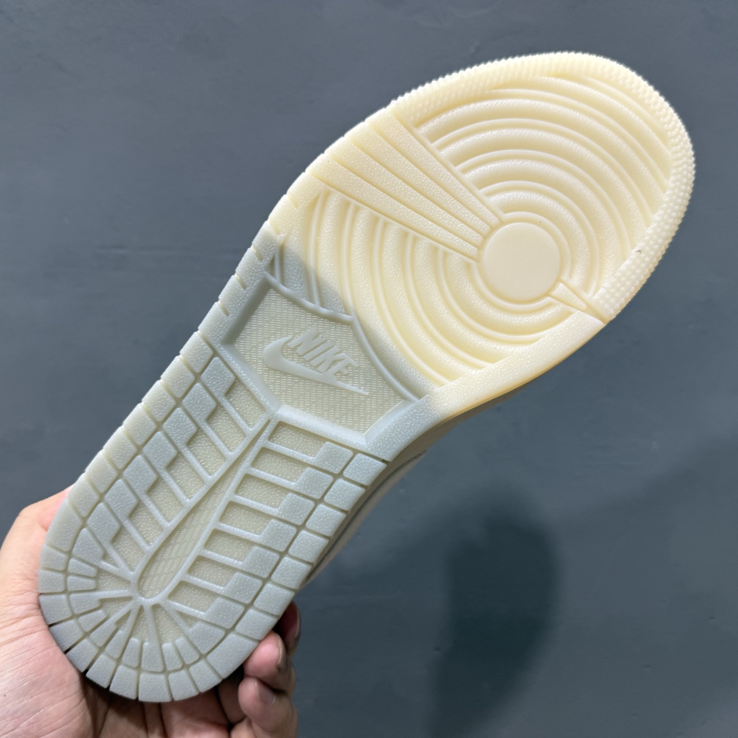 Supreme x Air Jordan 1 Low 米灰双色 XX3168-175