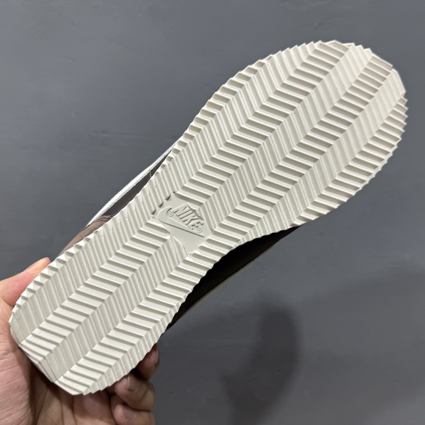 Nk Classic Cortez Leather 阿甘复 古初代皮革慢跑鞋 DZ2795-200