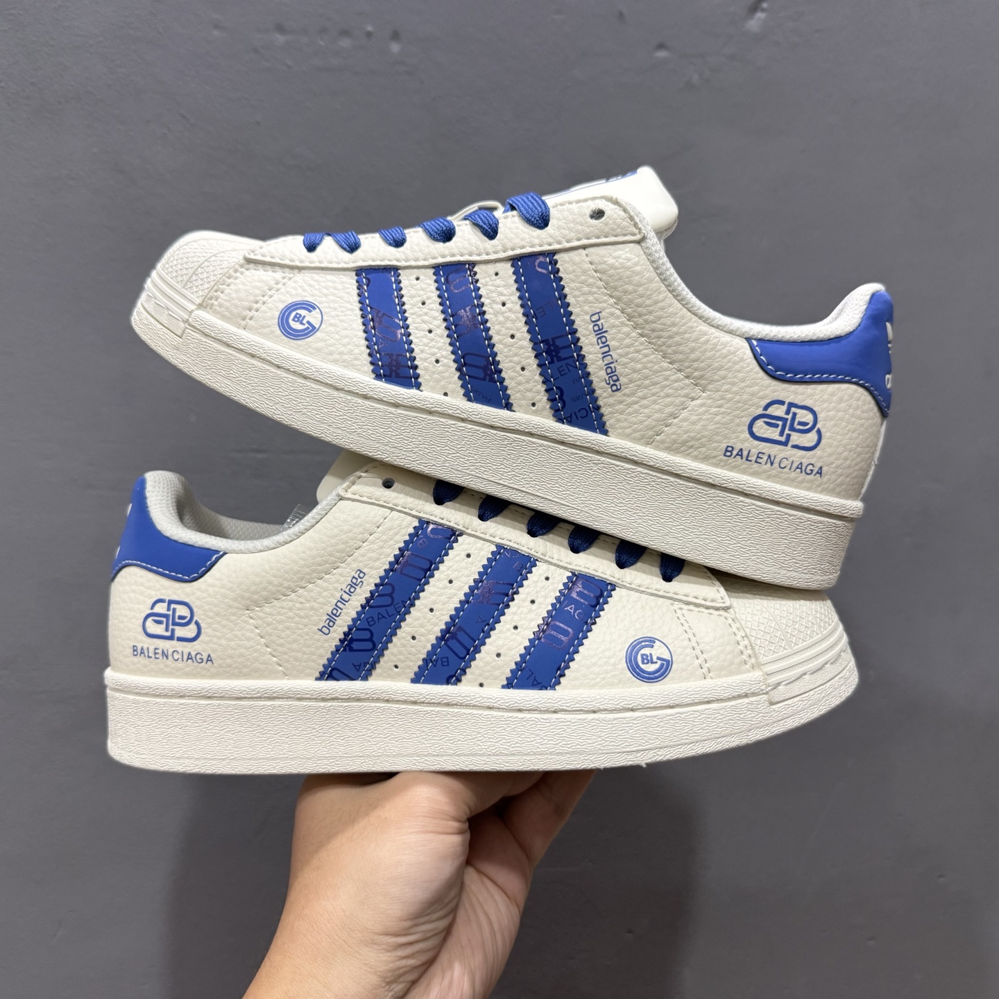 #纯原 CL x AD Originals Supertar#贝壳头巴黎世家联名限定 贴合柔软皮料蓝白配色 DS0014-High Quatity Cheap Brand wholesale wholesaler seller Clothes Bags handbags Sneakers Top Fashion Clothing Shoes from China Factory Chinese suppliers best Quality Beautiful Price #纯原 CL x AD Originals Supertar#贝壳头巴黎世家联名限定 贴合柔软皮料蓝白配色 DS0014