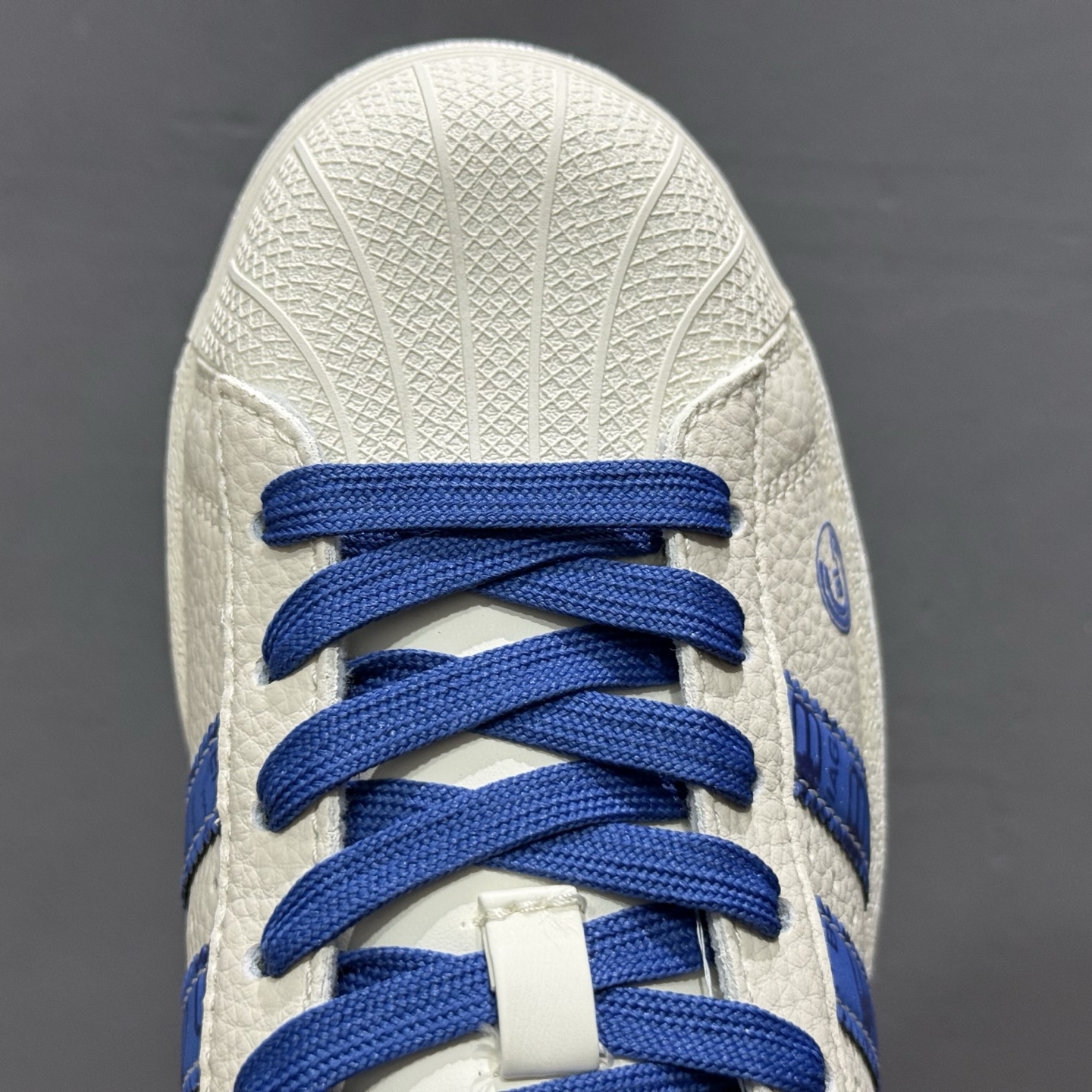 #纯原 CL x AD Originals Supertar#贝壳头巴黎世家联名限定 贴合柔软皮料蓝白配色 DS0014-High Quatity Cheap Brand wholesale wholesaler seller Clothes Bags handbags Sneakers Top Fashion Clothing Shoes from China Factory Chinese suppliers best Quality Beautiful Price #纯原 CL x AD Originals Supertar#贝壳头巴黎世家联名限定 贴合柔软皮料蓝白配色 DS0014