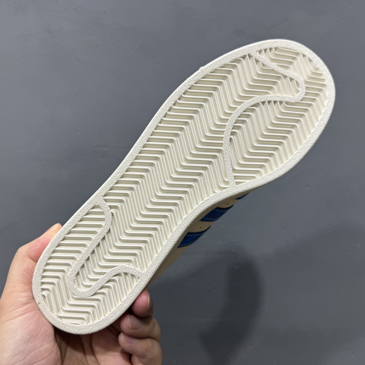 #纯原 CL x AD Originals Supertar#贝壳头巴黎世家联名限定 贴合柔软皮料蓝白配色 DS0014-High Quatity Cheap Brand wholesale wholesaler seller Clothes Bags handbags Sneakers Top Fashion Clothing Shoes from China Factory Chinese suppliers best Quality Beautiful Price #纯原 CL x AD Originals Supertar#贝壳头巴黎世家联名限定 贴合柔软皮料蓝白配色 DS0014