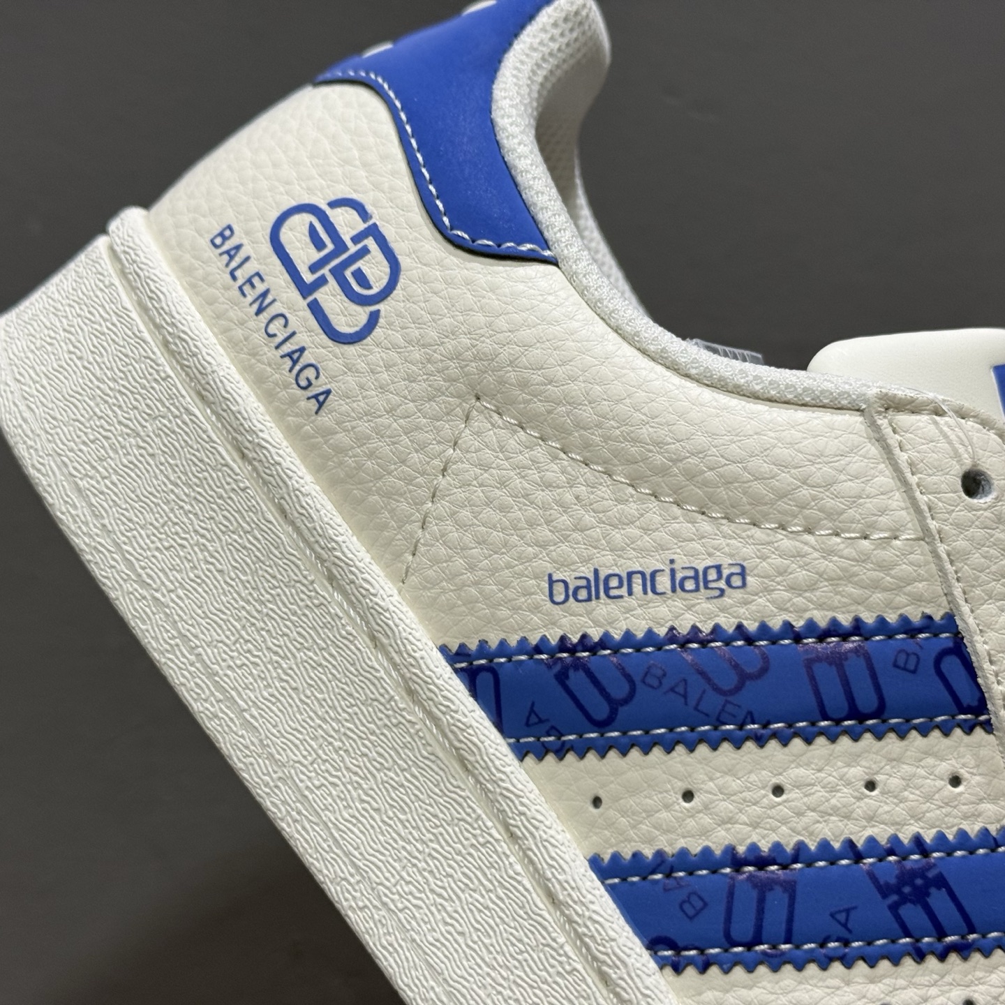 #纯原 CL x AD Originals Supertar#贝壳头巴黎世家联名限定 贴合柔软皮料蓝白配色 DS0014-High Quatity Cheap Brand wholesale wholesaler seller Clothes Bags handbags Sneakers Top Fashion Clothing Shoes from China Factory Chinese suppliers best Quality Beautiful Price #纯原 CL x AD Originals Supertar#贝壳头巴黎世家联名限定 贴合柔软皮料蓝白配色 DS0014