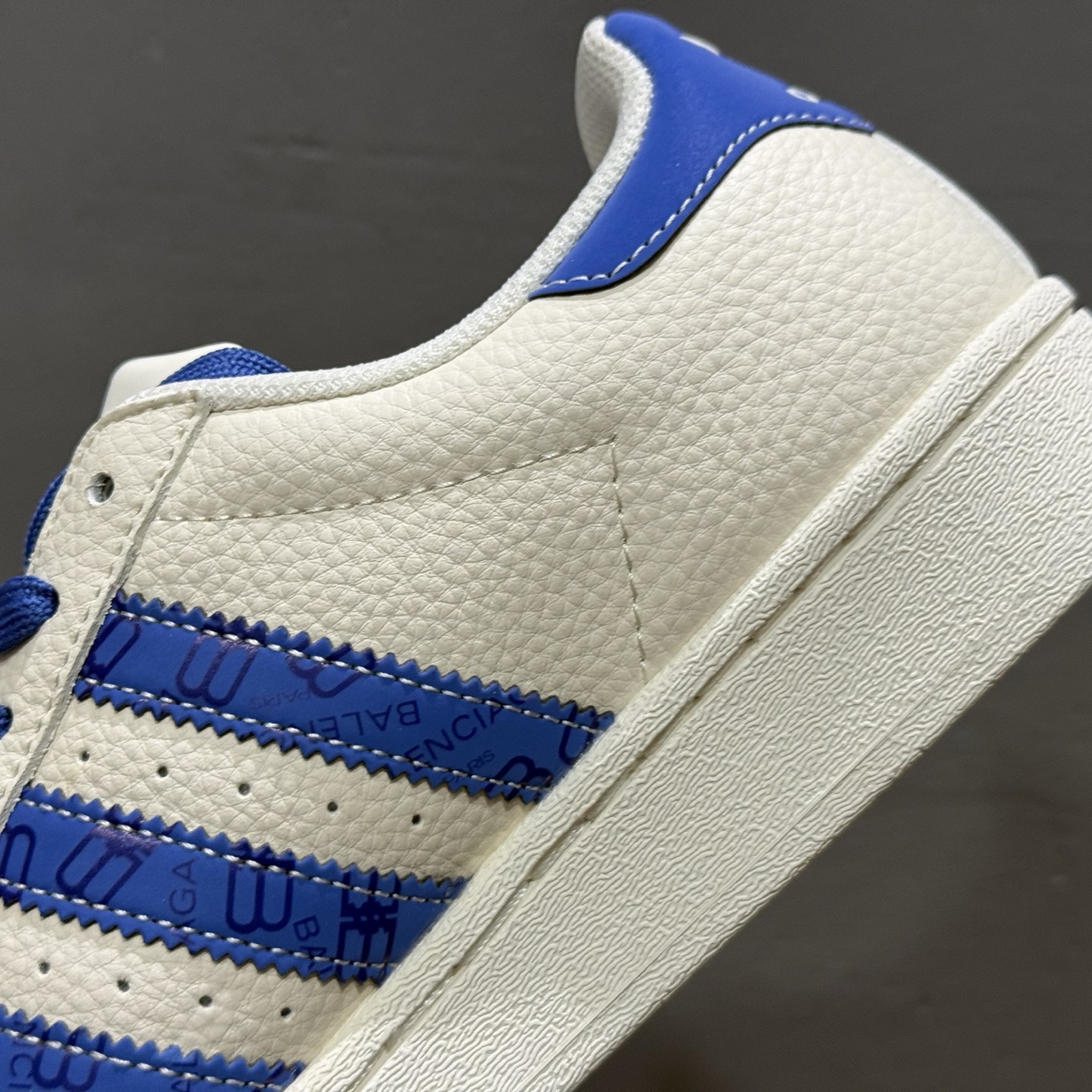 #纯原 CL x AD Originals Supertar#贝壳头巴黎世家联名限定 贴合柔软皮料蓝白配色 DS0014-High Quatity Cheap Brand wholesale wholesaler seller Clothes Bags handbags Sneakers Top Fashion Clothing Shoes from China Factory Chinese suppliers best Quality Beautiful Price #纯原 CL x AD Originals Supertar#贝壳头巴黎世家联名限定 贴合柔软皮料蓝白配色 DS0014