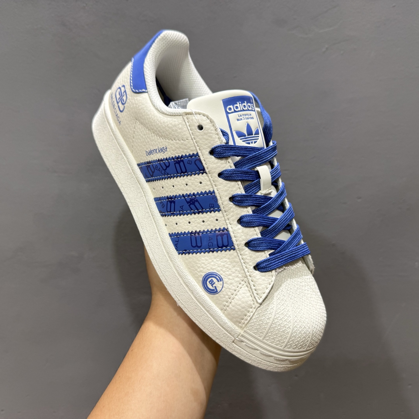 #纯原 CL x AD Originals Supertar#贝壳头巴黎世家联名限定 贴合柔软皮料蓝白配色 DS0014-High Quatity Cheap Brand wholesale wholesaler seller Clothes Bags handbags Sneakers Top Fashion Clothing Shoes from China Factory Chinese suppliers best Quality Beautiful Price #纯原 CL x AD Originals Supertar#贝壳头巴黎世家联名限定 贴合柔软皮料蓝白配色 DS0014