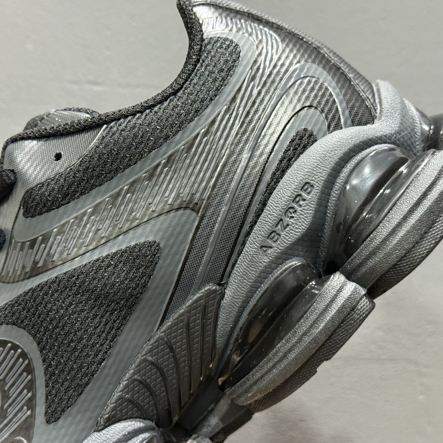 New Balance NB 2000 百搭舒适耐磨 低帮跑步鞋 男女同款 银黑 U2000BAP-High Quatity Cheap Brand wholesale wholesaler seller Clothes Bags handbags Sneakers Top Fashion Clothing Shoes from China Factory Chinese suppliers best Quality Beautiful Price New Balance NB 2000 百搭舒适耐磨 低帮跑步鞋 男女同款 银黑 U2000BAP