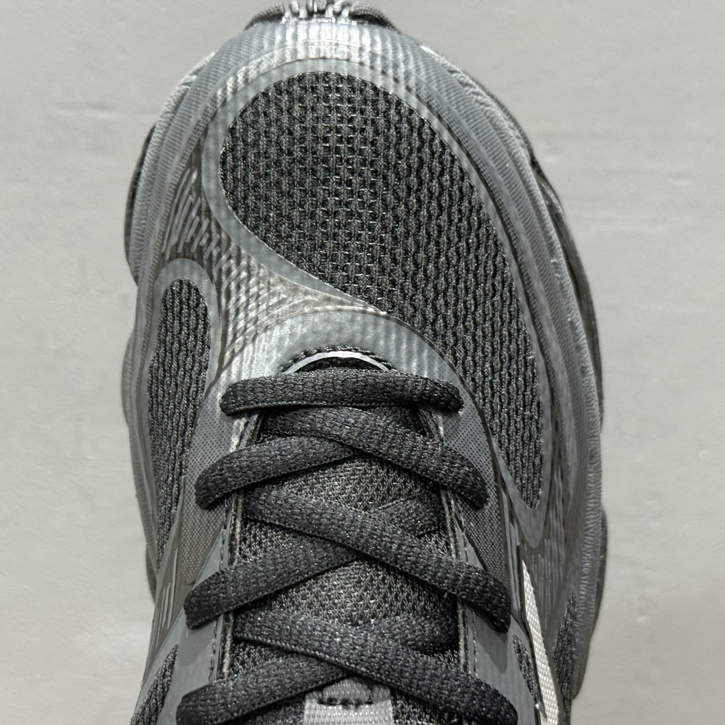 New Balance NB 2000 百搭舒适耐磨 低帮跑步鞋 男女同款 银黑 U2000BAP-High Quatity Cheap Brand wholesale wholesaler seller Clothes Bags handbags Sneakers Top Fashion Clothing Shoes from China Factory Chinese suppliers best Quality Beautiful Price New Balance NB 2000 百搭舒适耐磨 低帮跑步鞋 男女同款 银黑 U2000BAP