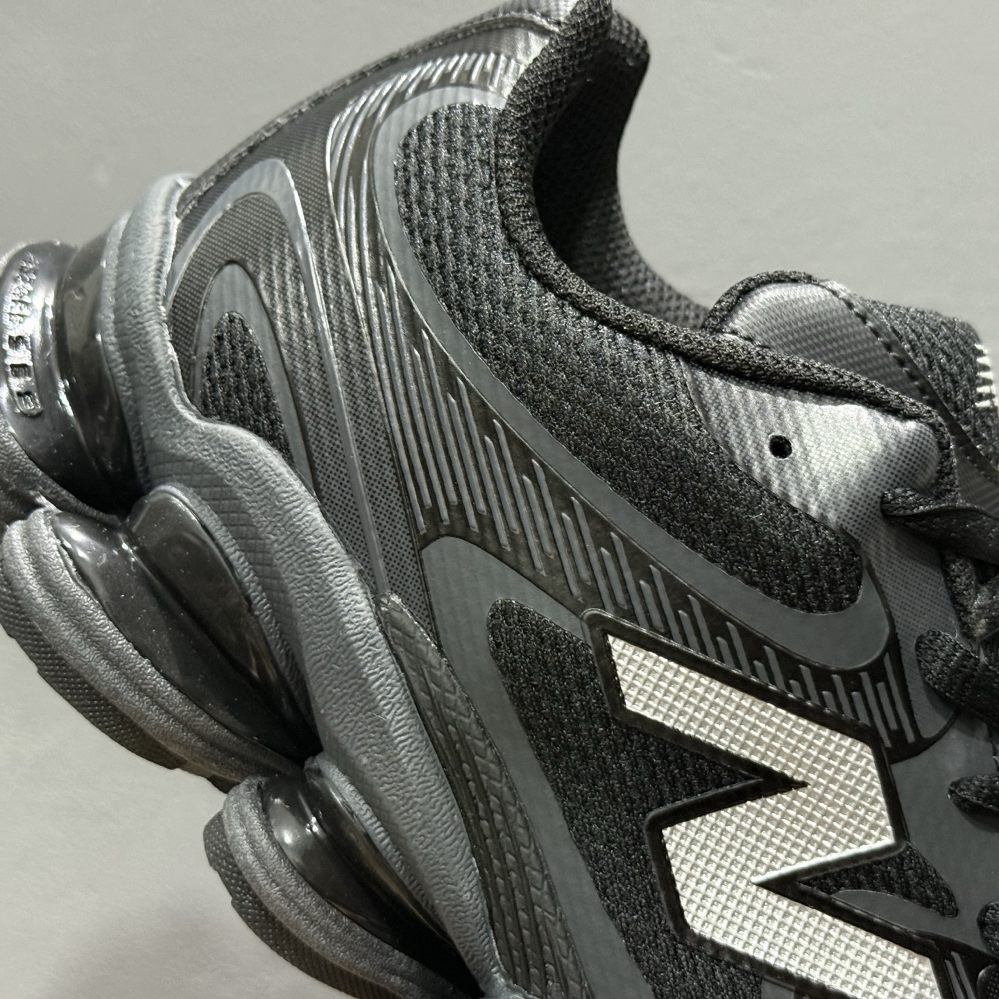 New Balance NB 2000 百搭舒适耐磨 低帮跑步鞋 男女同款 银黑 U2000BAP-High Quatity Cheap Brand wholesale wholesaler seller Clothes Bags handbags Sneakers Top Fashion Clothing Shoes from China Factory Chinese suppliers best Quality Beautiful Price New Balance NB 2000 百搭舒适耐磨 低帮跑步鞋 男女同款 银黑 U2000BAP