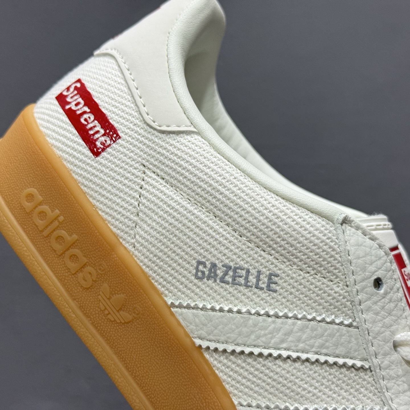 SC版Adidas SAMBA x Supreme 白红休闲板鞋 SC9207-723