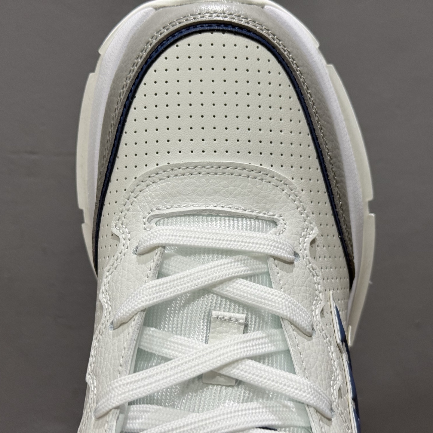 LV-路易威登-经典走秀新款 白黑 1AHSUW-High Quatity Cheap Brand wholesale wholesaler seller Clothes Bags handbags Sneakers Top Fashion Clothing Shoes from China Factory Chinese suppliers best Quality Beautiful Price LV-路易威登-经典走秀新款 白黑 1AHSUW