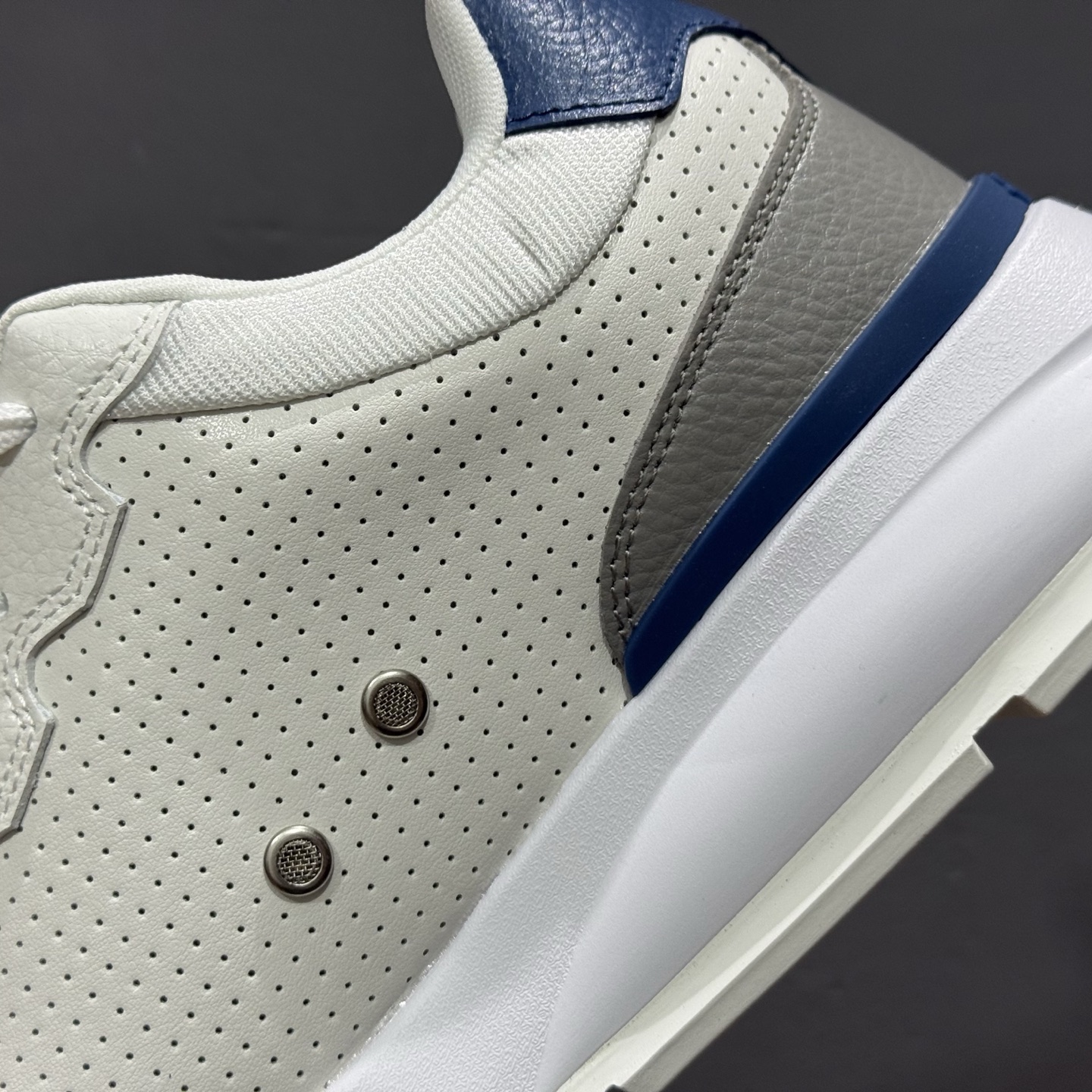 LV-路易威登-经典走秀新款 白黑 1AHSUW-High Quatity Cheap Brand wholesale wholesaler seller Clothes Bags handbags Sneakers Top Fashion Clothing Shoes from China Factory Chinese suppliers best Quality Beautiful Price LV-路易威登-经典走秀新款 白黑 1AHSUW