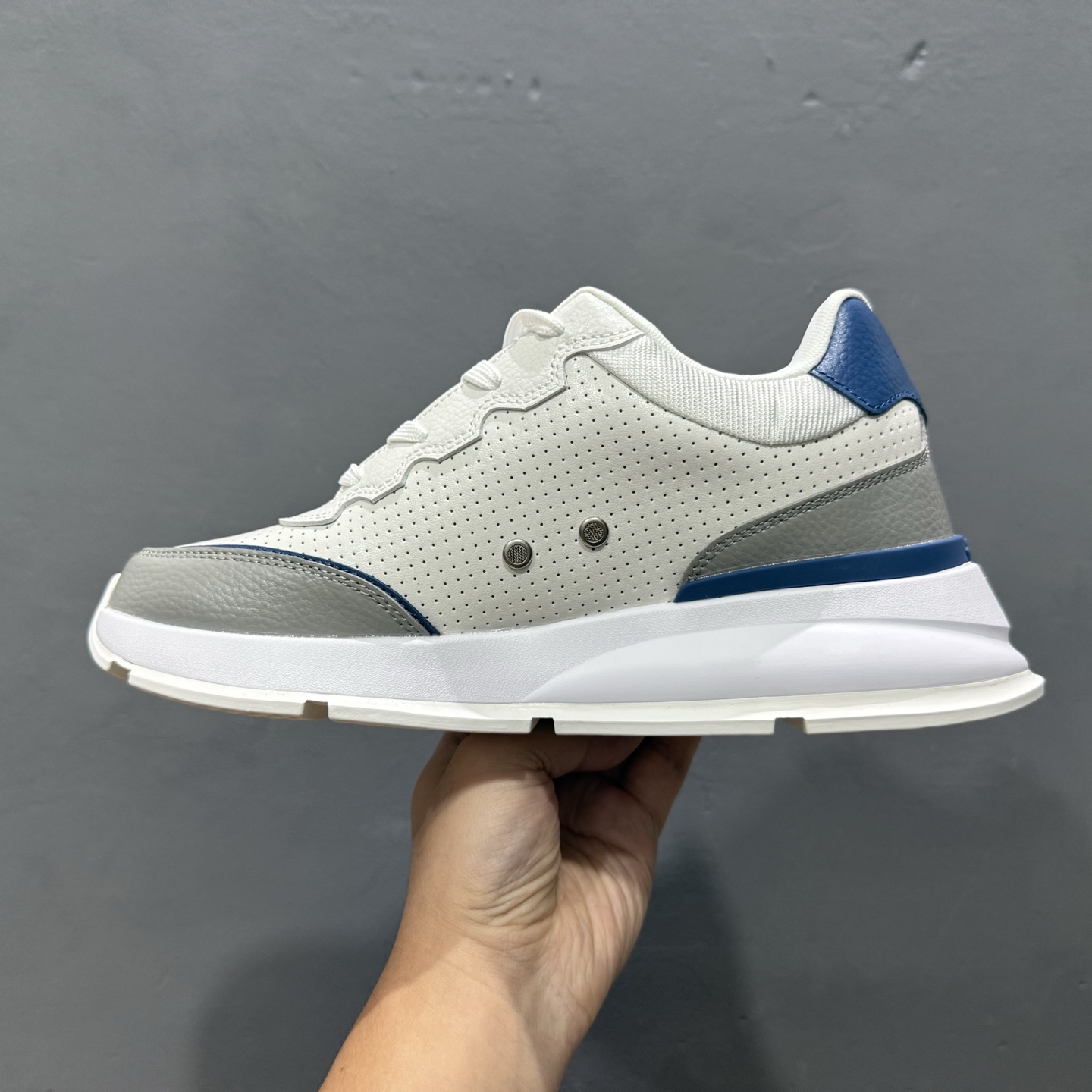 LV-路易威登-经典走秀新款 白黑 1AHSUW-High Quatity Cheap Brand wholesale wholesaler seller Clothes Bags handbags Sneakers Top Fashion Clothing Shoes from China Factory Chinese suppliers best Quality Beautiful Price LV-路易威登-经典走秀新款 白黑 1AHSUW