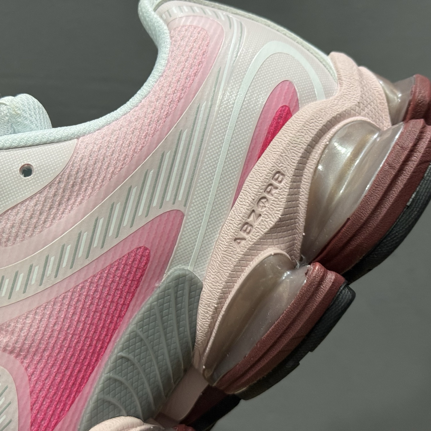 新百伦NEW BALANCE 2000系列复古潮流网眼透气跑鞋2000年代风格轻便耐磨厚底增高 U2000EA