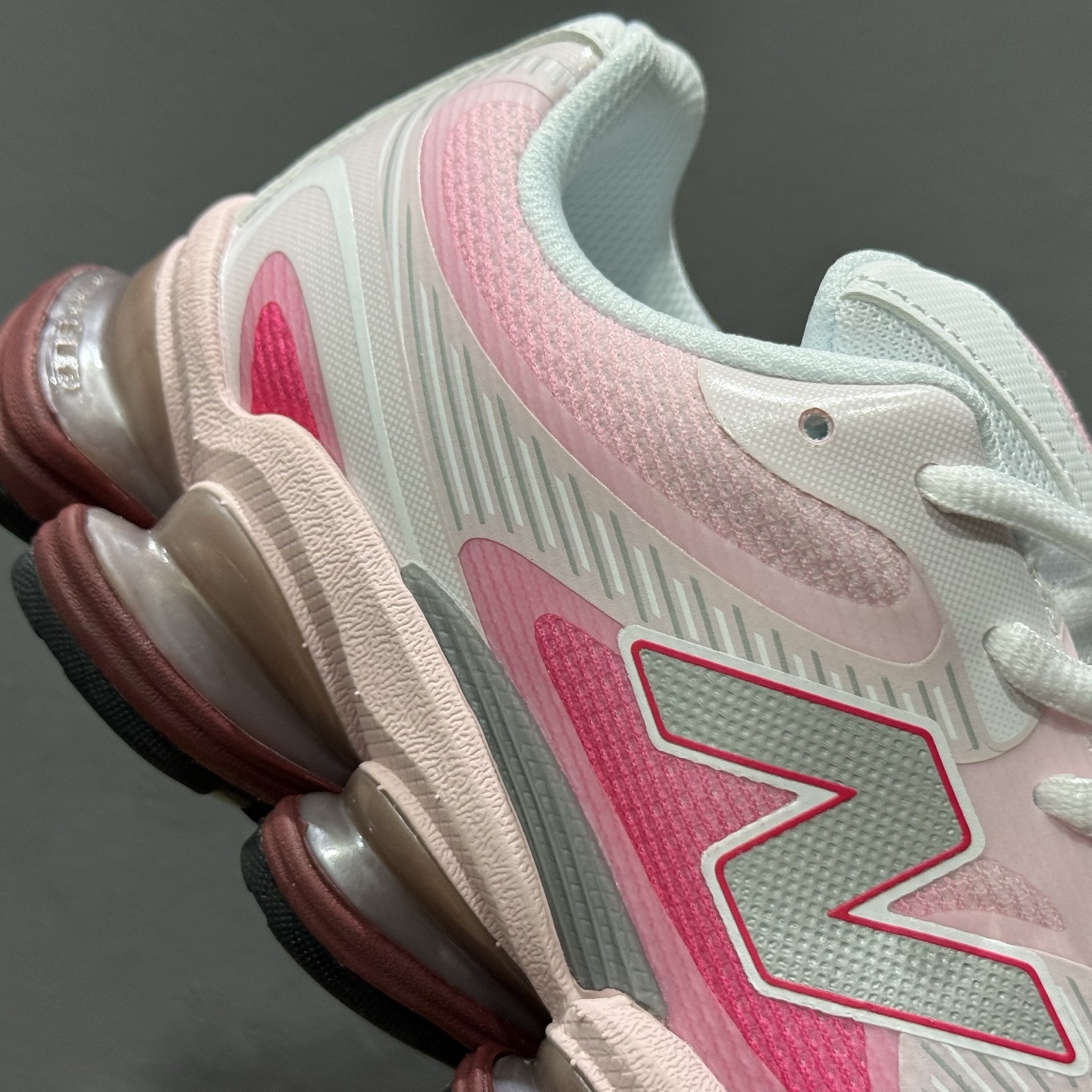 新百伦NEW BALANCE 2000系列复古潮流网眼透气跑鞋2000年代风格轻便耐磨厚底增高 U2000EA