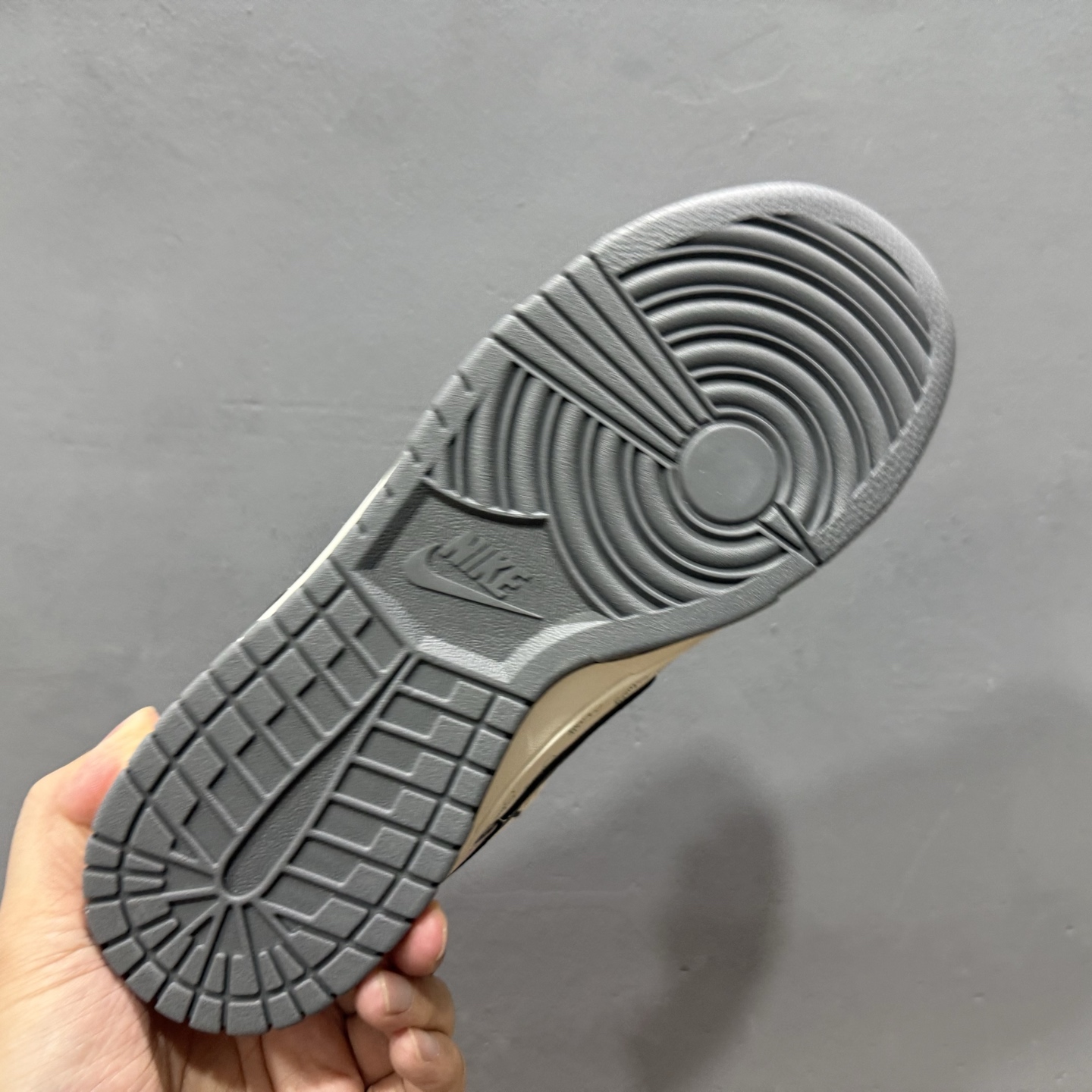 XC版Nike SB Dunk Low x Louis Vuitton x Bearbrick 三方联名 米黑小钩绑带 SJ2068-295