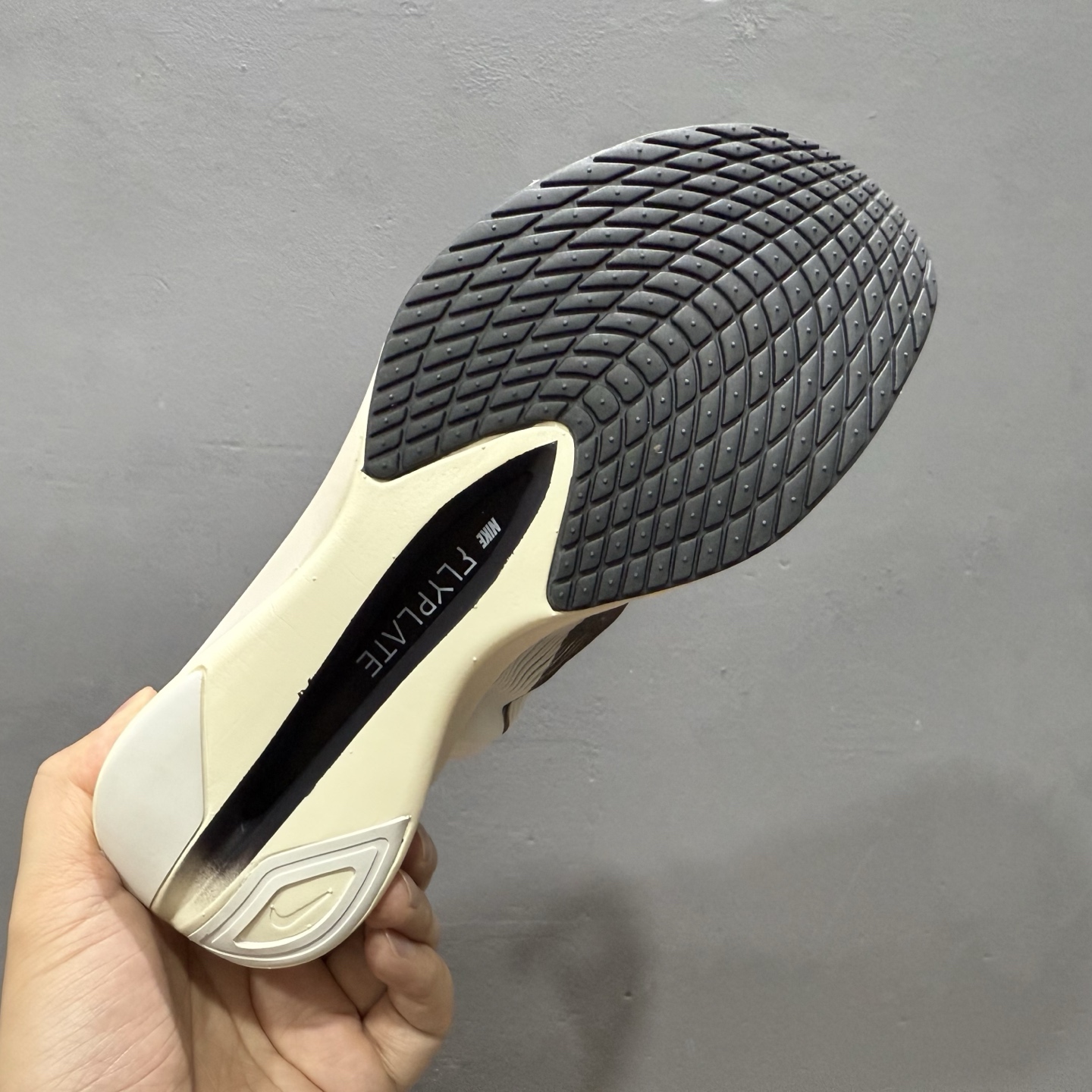 Nike ZoomX Vaporfly NEXT%4 减震马拉松跑步鞋 HV6107-100-High Quatity Cheap Brand wholesale wholesaler seller Clothes Bags handbags Sneakers Top Fashion Clothing Shoes from China Factory Chinese suppliers best Quality Beautiful Price Nike ZoomX Vaporfly NEXT%4 减震马拉松跑步鞋 HV6107-100