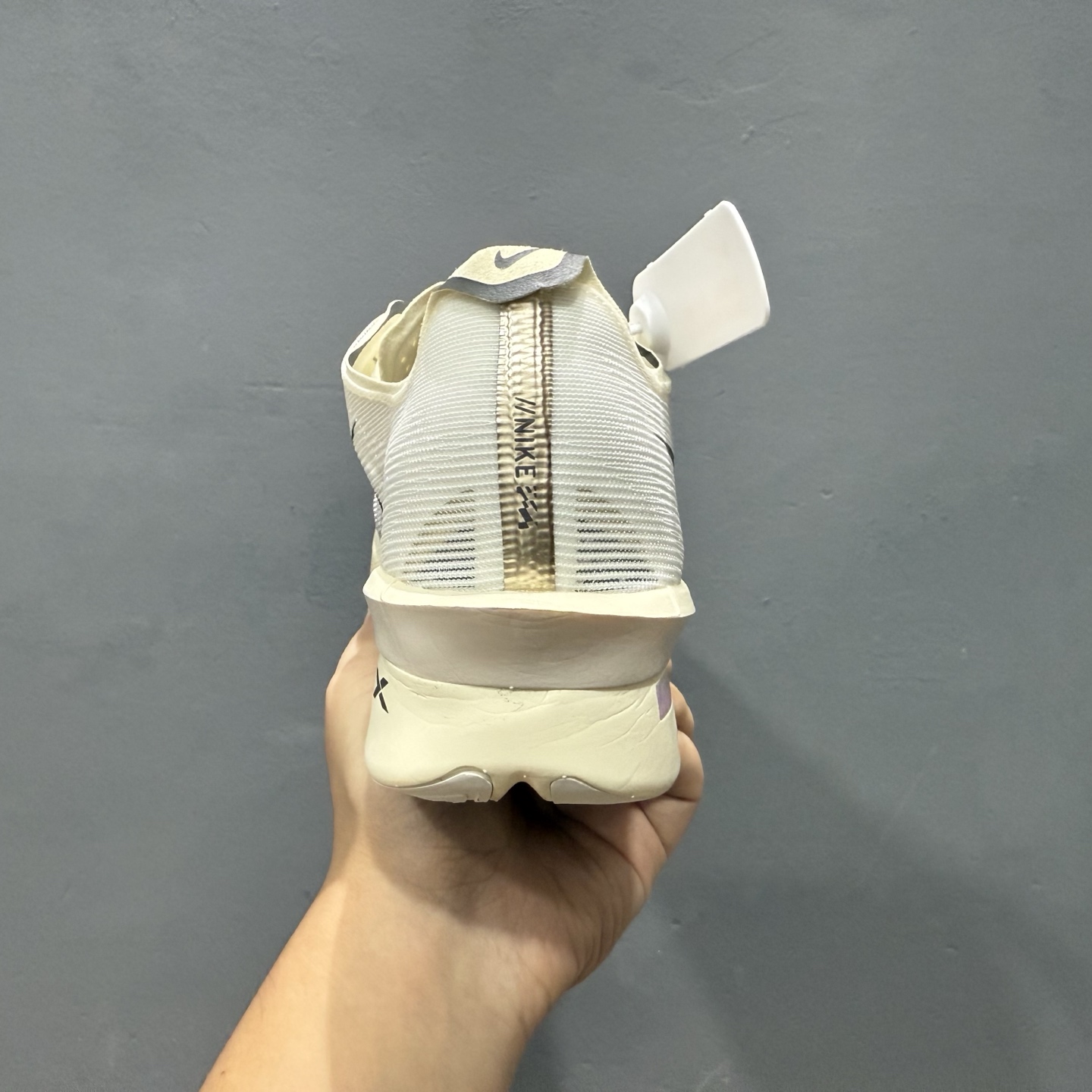 Nike ZoomX Vaporfly NEXT%4 减震马拉松跑步鞋 HV6107-100-High Quatity Cheap Brand wholesale wholesaler seller Clothes Bags handbags Sneakers Top Fashion Clothing Shoes from China Factory Chinese suppliers best Quality Beautiful Price Nike ZoomX Vaporfly NEXT%4 减震马拉松跑步鞋 HV6107-100