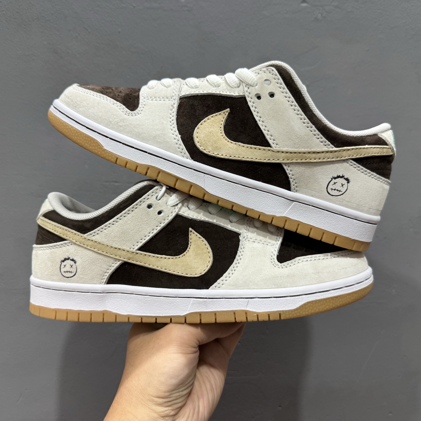 Nike Dunk SB 冰啡男孩 米棕 此款以简约大方的造型设计 HF3704-001
