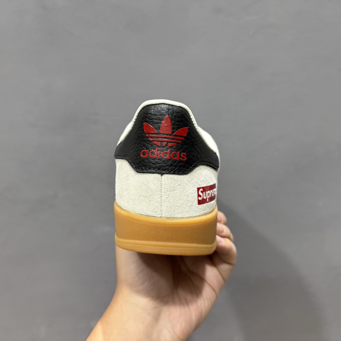 Adidas Samba DIY联名 复古桑巴板鞋 SC9207-726-莆田鞋,莆田鞋货源,高仿鞋,高仿鞋货源,安福档口,莆田高仿鞋,莆田鞋批发,高仿鞋批发,莆田高仿运动鞋,高仿运动鞋,莆田运动鞋 Adidas Samba DIY联名 复古桑巴板鞋 SC9207-726