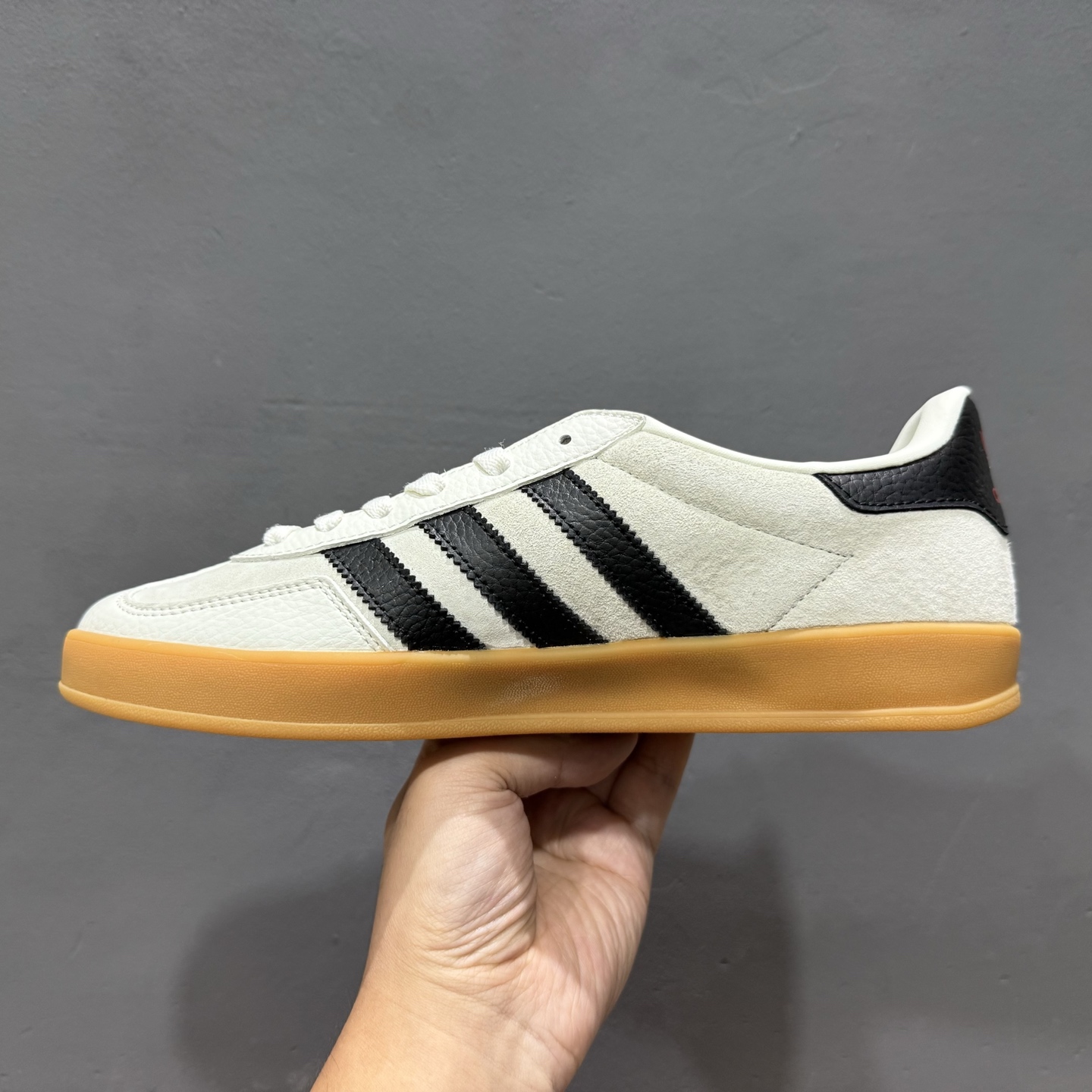 Adidas Samba DIY联名 复古桑巴板鞋 SC9207-726-莆田鞋,莆田鞋货源,高仿鞋,高仿鞋货源,安福档口,莆田高仿鞋,莆田鞋批发,高仿鞋批发,莆田高仿运动鞋,高仿运动鞋,莆田运动鞋 Adidas Samba DIY联名 复古桑巴板鞋 SC9207-726