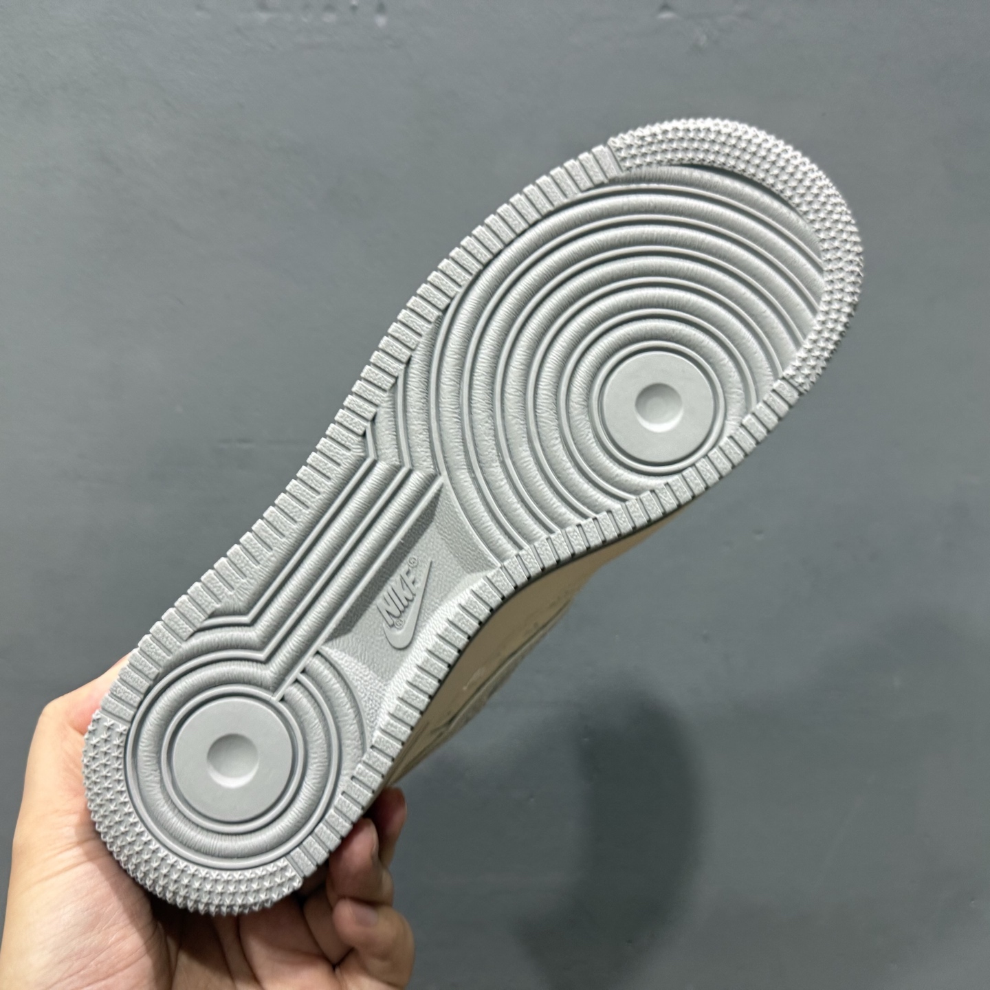 Nike Air Force 1'07 Low 斯图西联名 灰银勾 空军一号低帮休闲运动板鞋 XX3168-209