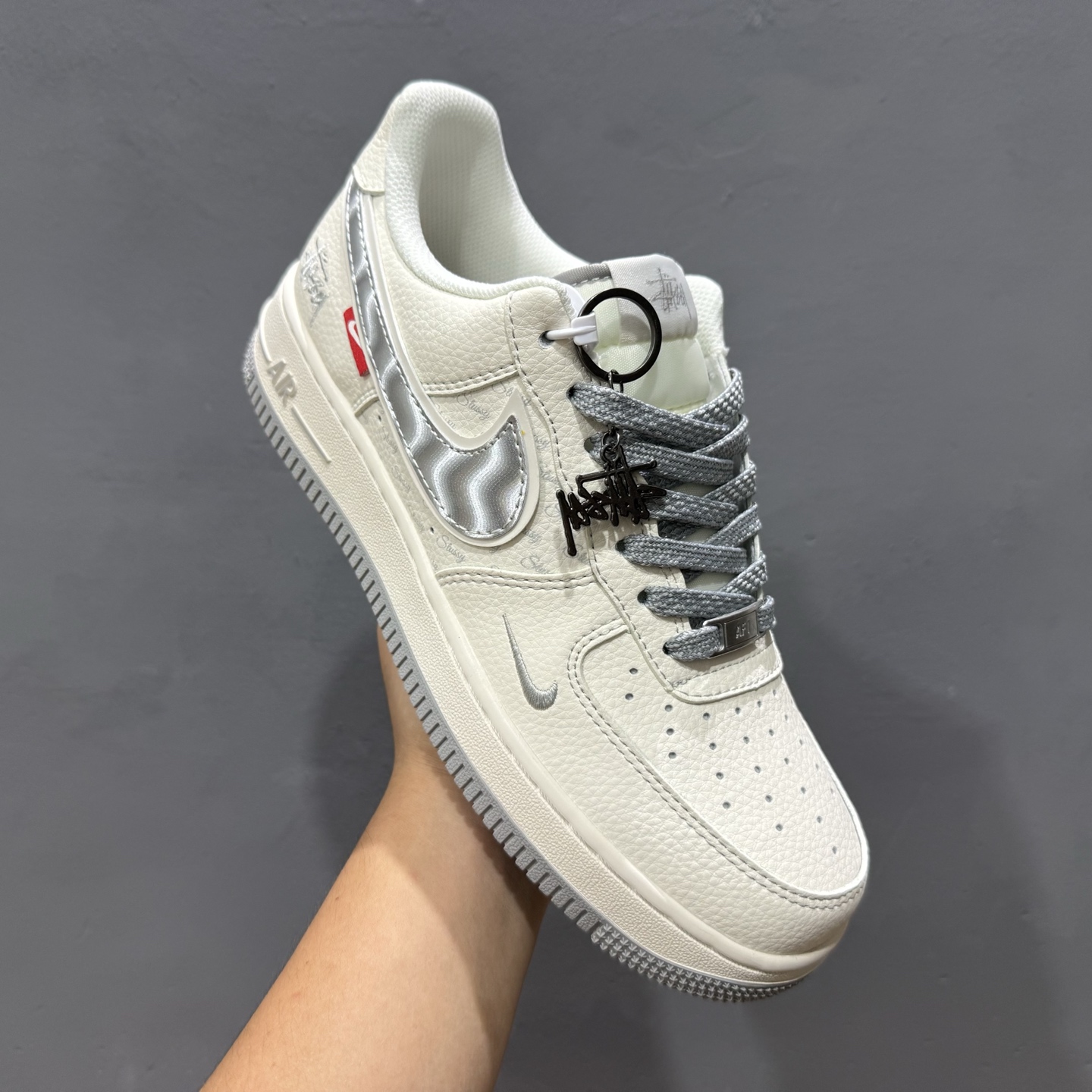 Nike Air Force 1'07 Low 斯图西联名 灰银勾 空军一号低帮休闲运动板鞋 XX3168-209