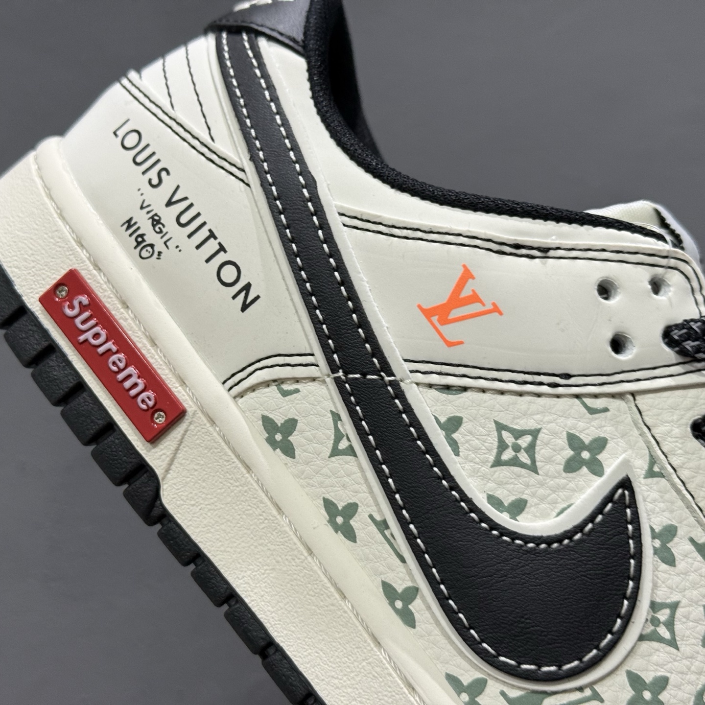 Louis Vuitton x Sup x Nike Dunk Low 黑勾 YX5066-359
