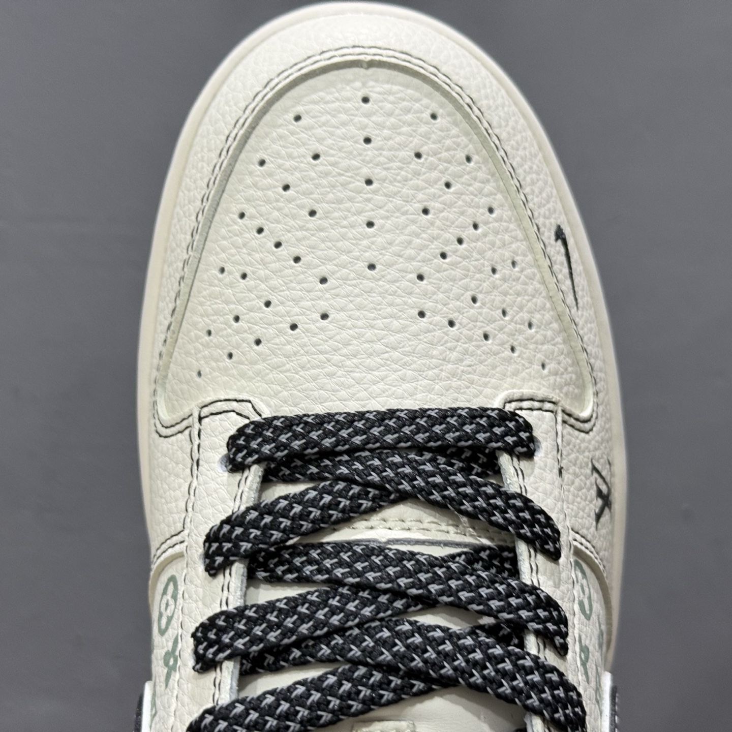 Louis Vuitton x Sup x Nike Dunk Low 黑勾 YX5066-359