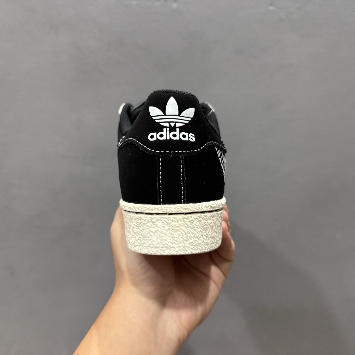 240 独家实拍Adidas Originals Superstar 联名款 经典贝壳头 AD8019-Chinese UA Cheap High Quatity Brand Clothes Bags handbags Sneakers wholesale wholesaler seller from China Factory suppliers Fashion Clothing Shoes best Quality Beautiful Price 240 独家实拍Adidas Originals Superstar 联名款 经典贝壳头 AD8019