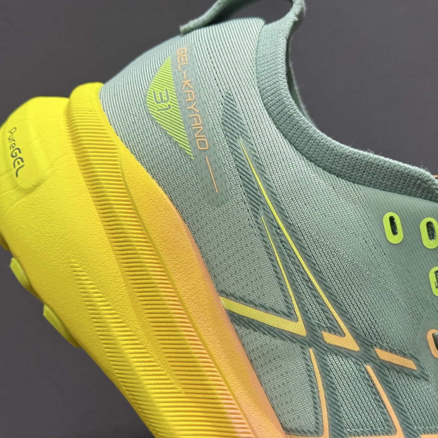 ￥180 Asics Gel-Kayano 31代 运动休闲透气专业跑鞋 1011B929-750