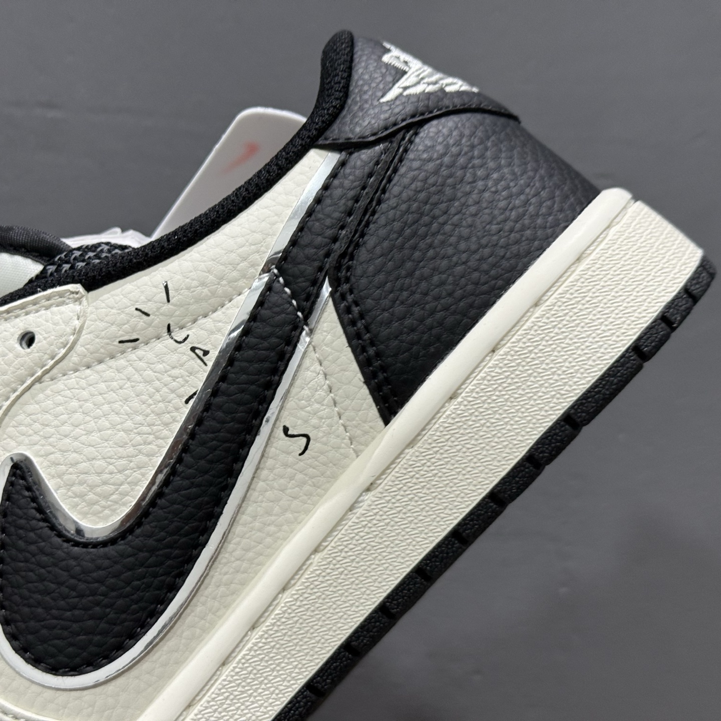280 Stussy x Air Jordan 1 Low 白黑 ST5696-261-Chinese UA Cheap High Quatity Brand Clothes Bags handbags Sneakers wholesale wholesaler seller from China Factory suppliers Fashion Clothing Shoes best Quality Beautiful Price 280 Stussy x Air Jordan 1 Low 白黑 ST5696-261