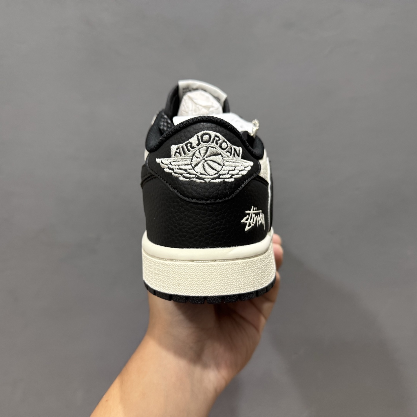 280 Stussy x Air Jordan 1 Low 白黑 ST5696-261-Chinese UA Cheap High Quatity Brand Clothes Bags handbags Sneakers wholesale wholesaler seller from China Factory suppliers Fashion Clothing Shoes best Quality Beautiful Price 280 Stussy x Air Jordan 1 Low 白黑 ST5696-261