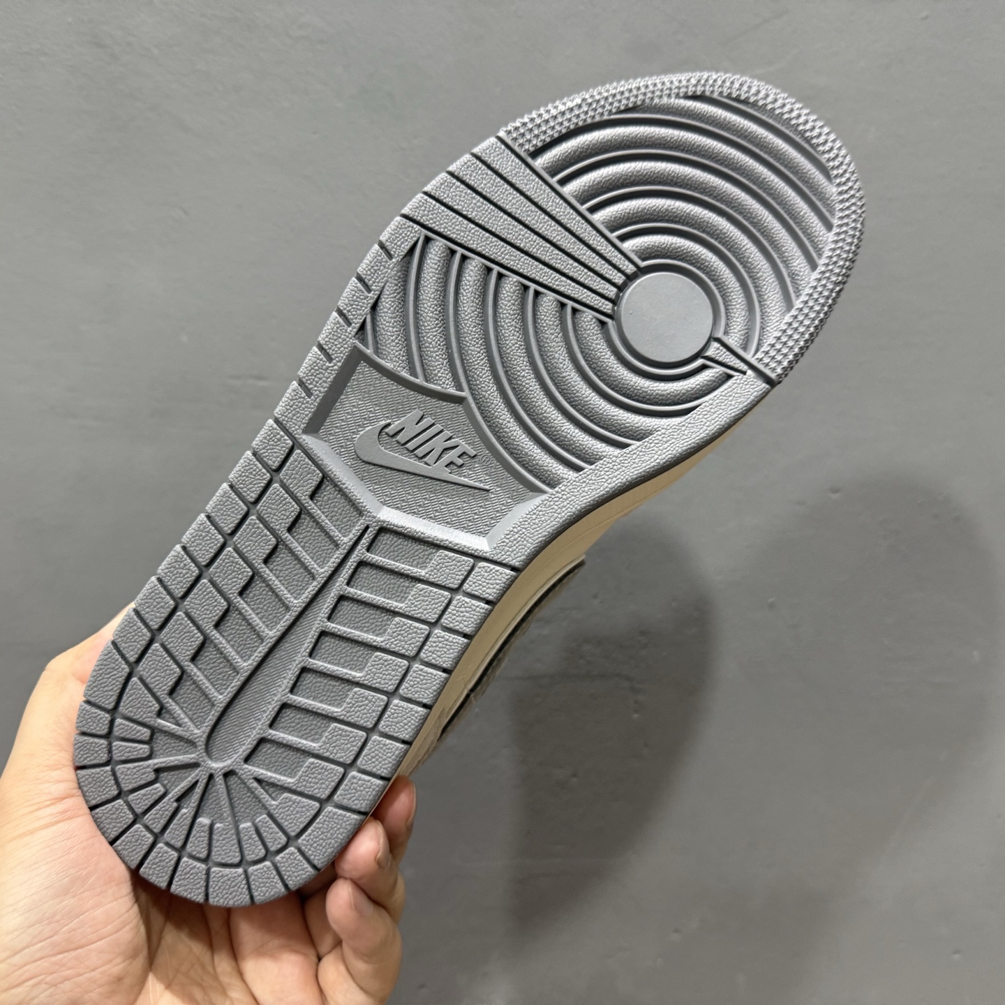 280 Stussy x Air Jordan 1 Low 红标米灰猪八 YX5066-305-Chinese UA Cheap High Quatity Brand Clothes Bags handbags Sneakers wholesale wholesaler seller from China Factory suppliers Fashion Clothing Shoes best Quality Beautiful Price 280 Stussy x Air Jordan 1 Low 红标米灰猪八 YX5066-305