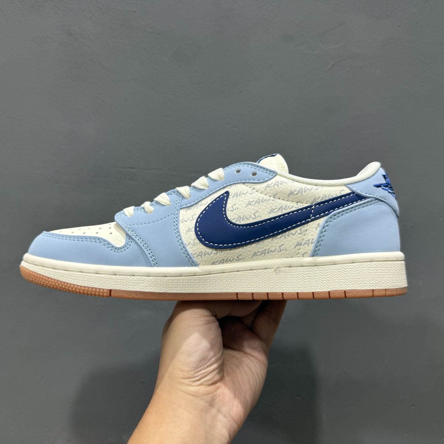 280 KAWS x Air Jordan 1 Low 双蓝生胶 ZH2598-164-Chinese UA Cheap High Quatity Brand Clothes Bags handbags Sneakers wholesale wholesaler seller from China Factory suppliers Fashion Clothing Shoes best Quality Beautiful Price 280 KAWS x Air Jordan 1 Low 双蓝生胶 ZH2598-164