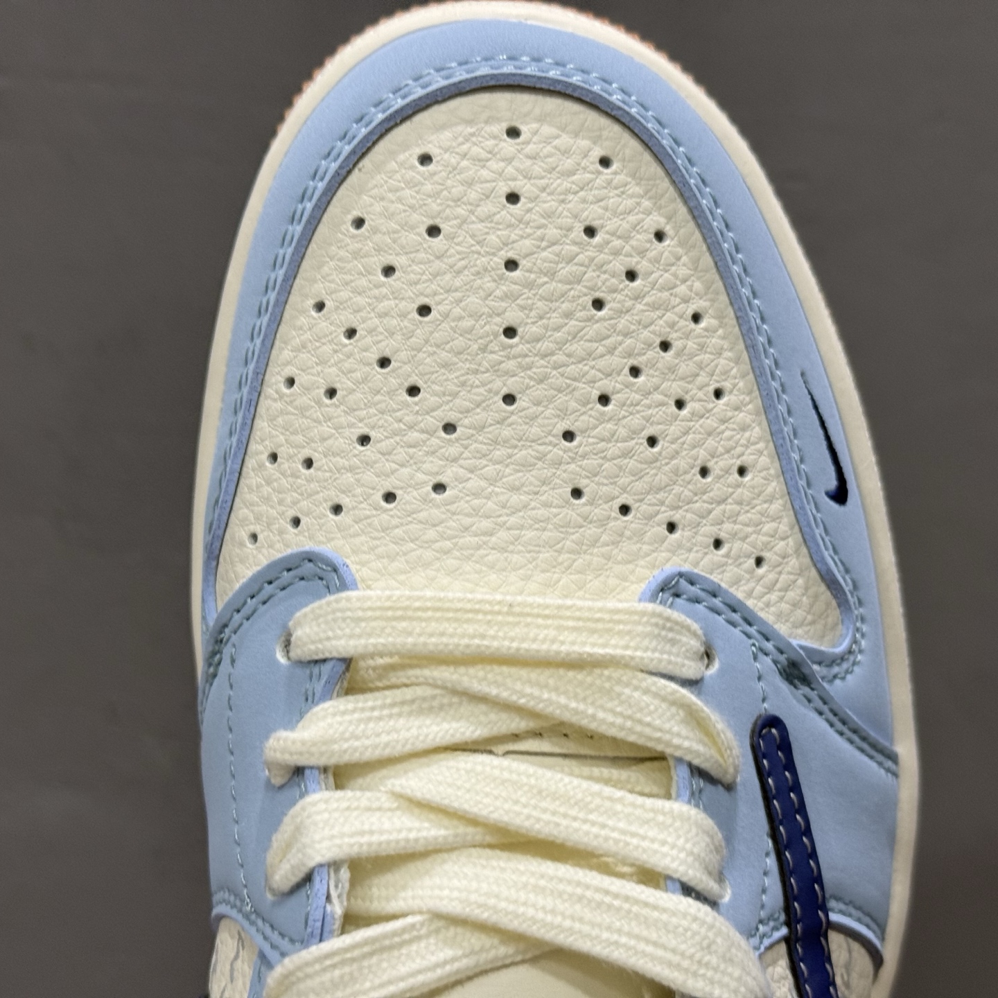 280 KAWS x Air Jordan 1 Low 双蓝生胶 ZH2598-164-Chinese UA Cheap High Quatity Brand Clothes Bags handbags Sneakers wholesale wholesaler seller from China Factory suppliers Fashion Clothing Shoes best Quality Beautiful Price 280 KAWS x Air Jordan 1 Low 双蓝生胶 ZH2598-164