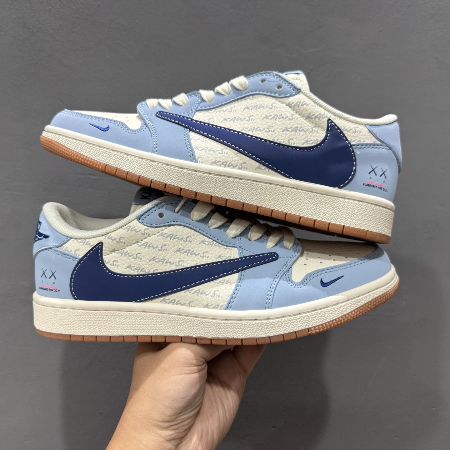 280 KAWS x Air Jordan 1 Low 双蓝生胶 ZH2598-164-Chinese UA Cheap High Quatity Brand Clothes Bags handbags Sneakers wholesale wholesaler seller from China Factory suppliers Fashion Clothing Shoes best Quality Beautiful Price 280 KAWS x Air Jordan 1 Low 双蓝生胶 ZH2598-164