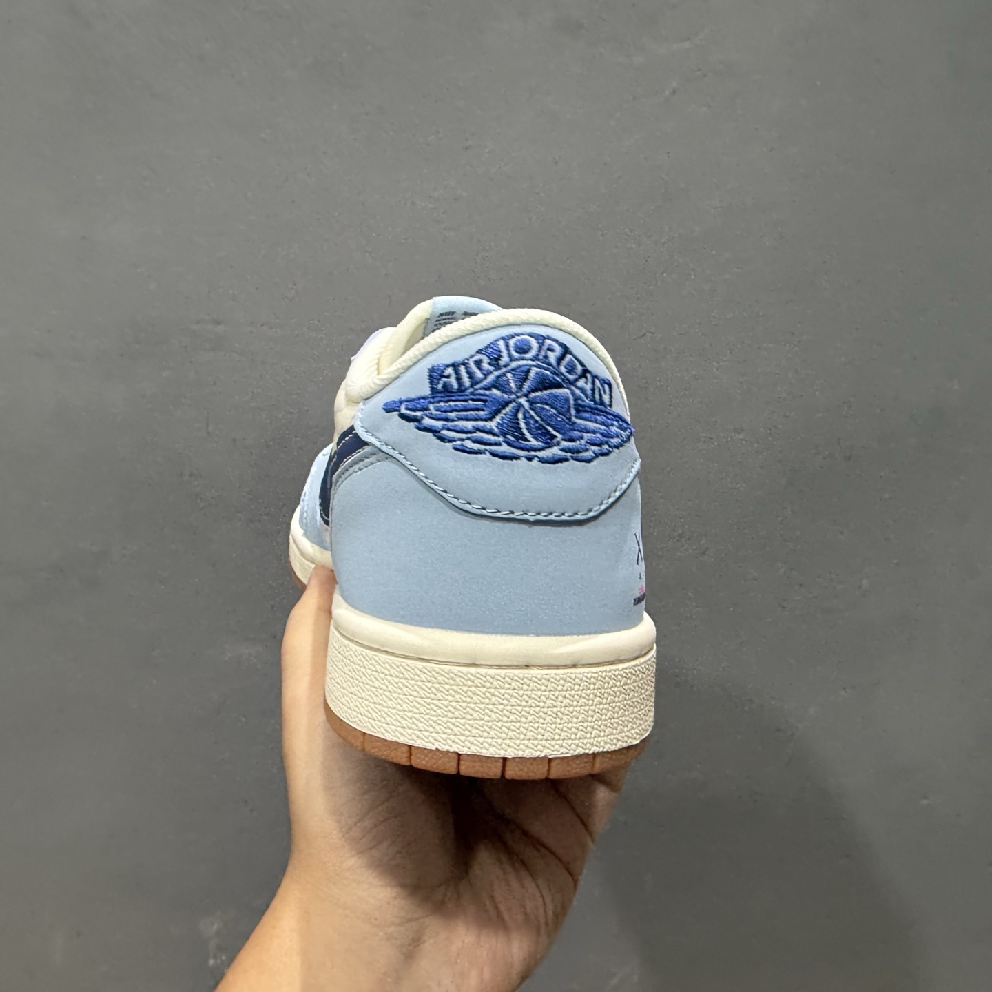 280 KAWS x Air Jordan 1 Low 双蓝生胶 ZH2598-164-Chinese UA Cheap High Quatity Brand Clothes Bags handbags Sneakers wholesale wholesaler seller from China Factory suppliers Fashion Clothing Shoes best Quality Beautiful Price 280 KAWS x Air Jordan 1 Low 双蓝生胶 ZH2598-164