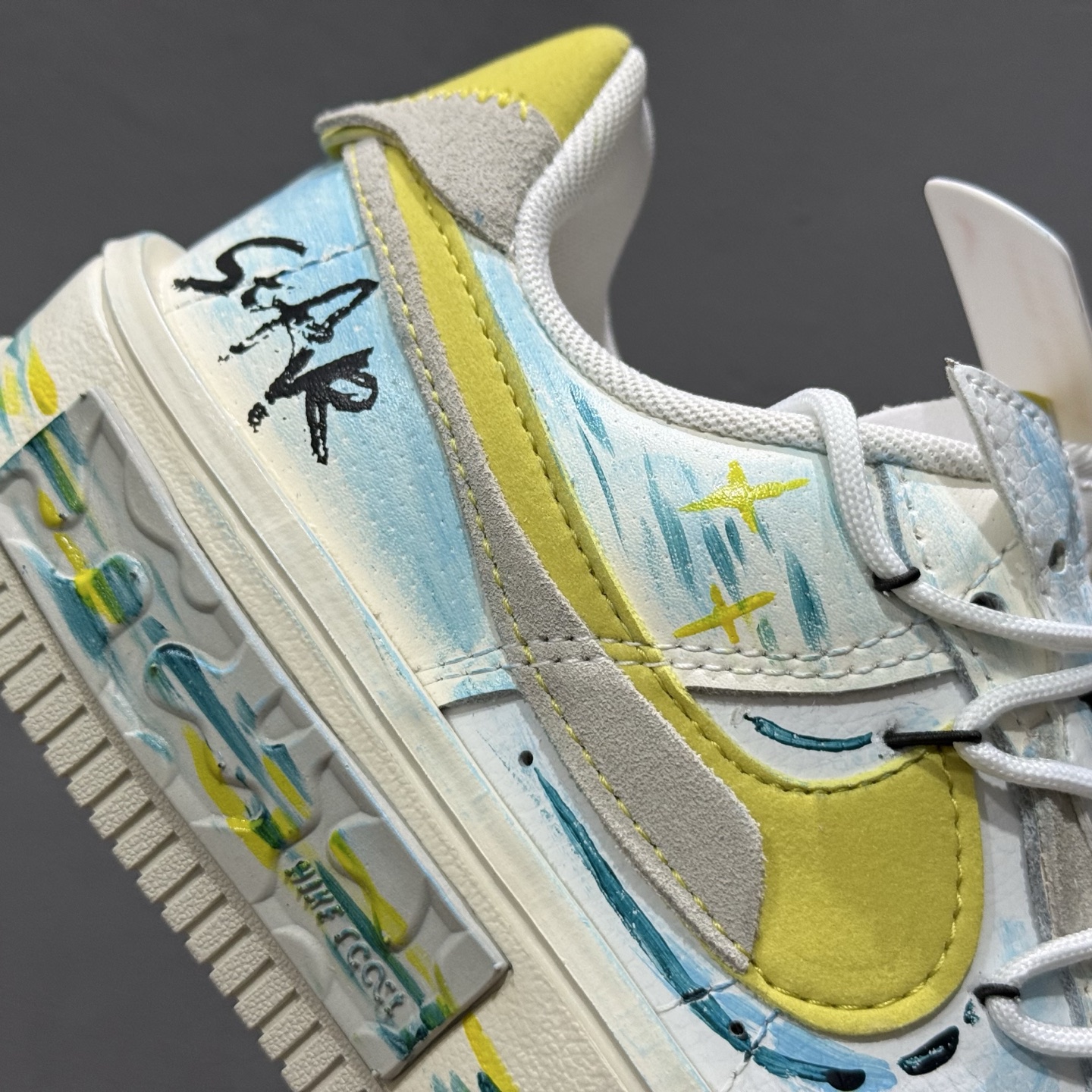 260 Nike Air Force 1'07 Low ”Y B Stars” 手绘涂鸦 黄蓝星星 空军一号低帮休闲板鞋 DV6984-011