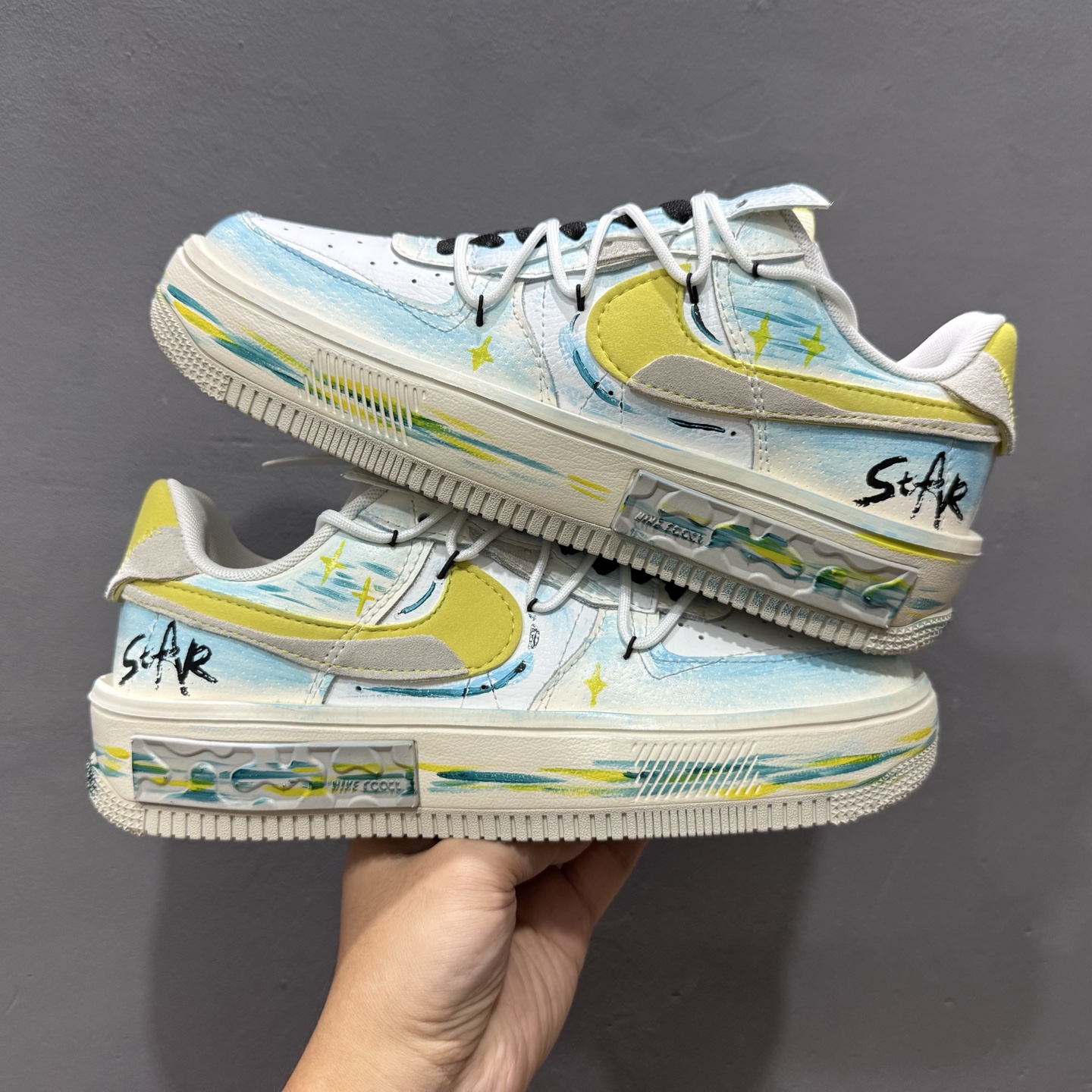 260 Nike Air Force 1'07 Low ”Y B Stars” 手绘涂鸦 黄蓝星星 空军一号低帮休闲板鞋 DV6984-011
