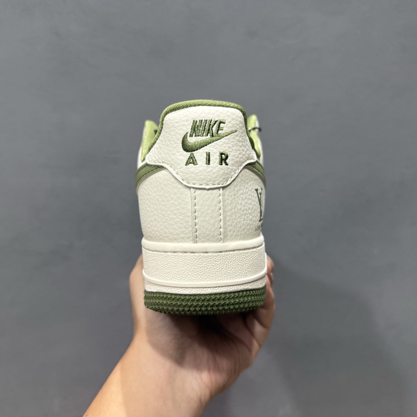 ¥260 Nike Air Force 1'07 Low LV联名 亚麻米绿勾 空军一号低帮休闲板鞋 XX3168-192-Chinese UA Cheap High Quatity Brand Clothes Bags handbags Sneakers wholesale wholesaler seller from China Factory suppliers Fashion Clothing Shoes best Quality Beautiful Price ¥260 Nike Air Force 1'07 Low LV联名 亚麻米绿勾 空军一号低帮休闲板鞋 XX3168-192