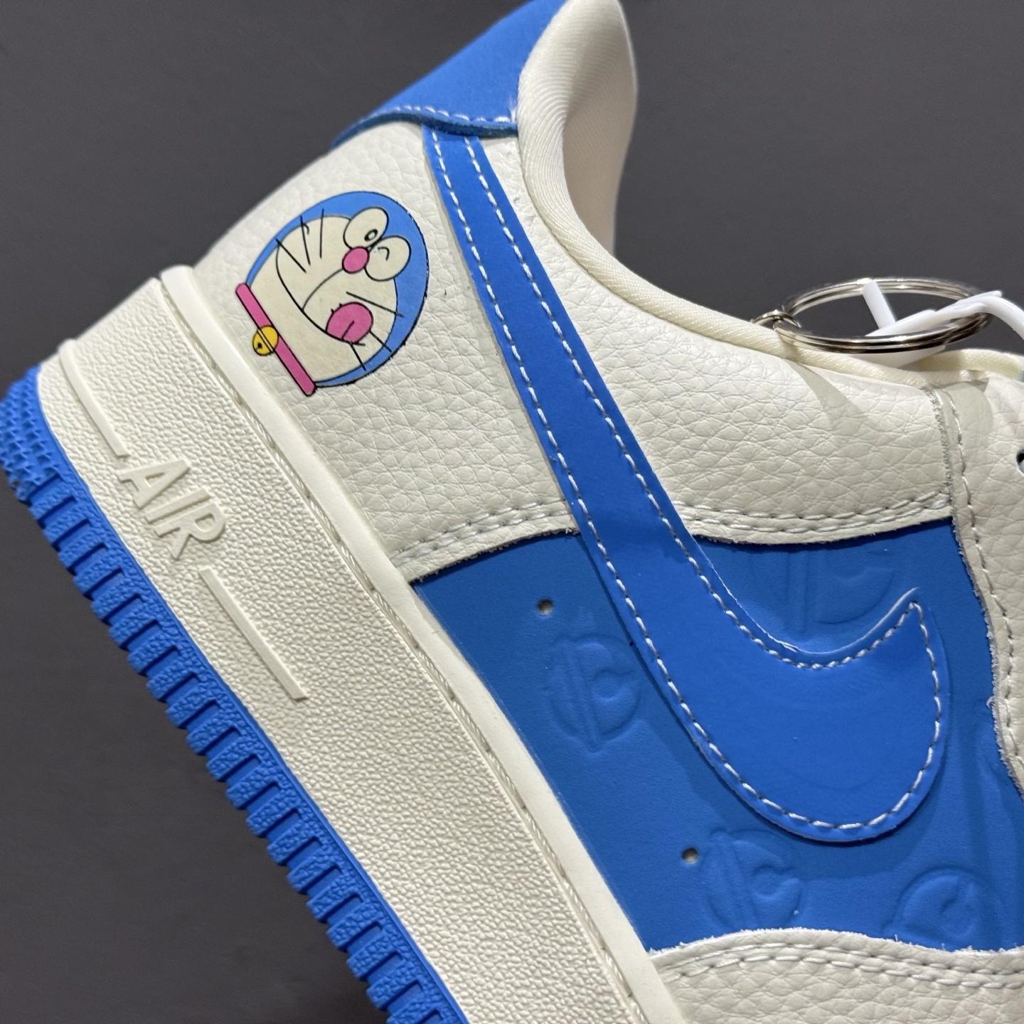 260 NIke Air Force 1 ‘07 Low “哆唻A梦”空军一号 低帮 运动鞋 KK1988-089