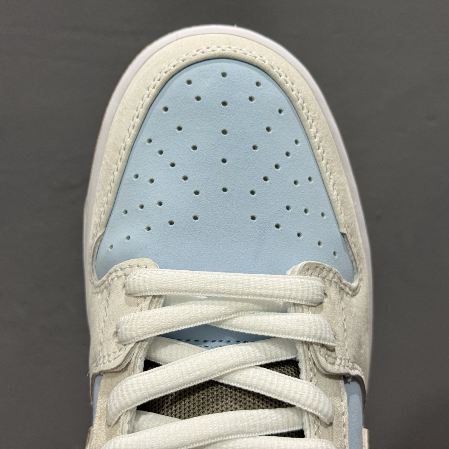 200 Nike Dunk SB 浅蓝摩卡 米白拼浅蓝色 HF3704-001-Chinese UA Cheap High Quatity Brand Clothes Bags handbags Sneakers wholesale wholesaler seller from China Factory suppliers Fashion Clothing Shoes best Quality Beautiful Price 200 Nike Dunk SB 浅蓝摩卡 米白拼浅蓝色 HF3704-001