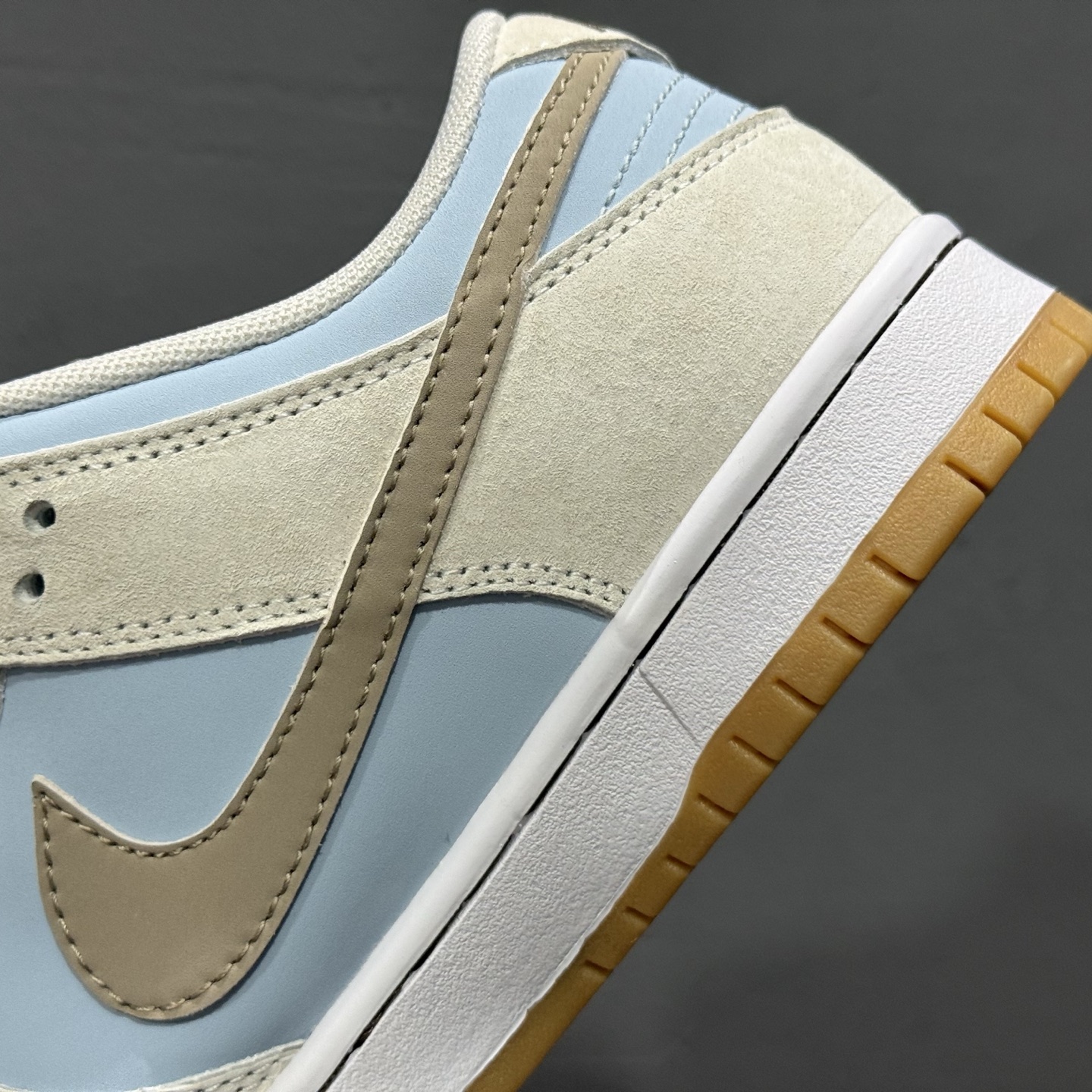 200 Nike Dunk SB 浅蓝摩卡 米白拼浅蓝色 HF3704-001-Chinese UA Cheap High Quatity Brand Clothes Bags handbags Sneakers wholesale wholesaler seller from China Factory suppliers Fashion Clothing Shoes best Quality Beautiful Price 200 Nike Dunk SB 浅蓝摩卡 米白拼浅蓝色 HF3704-001