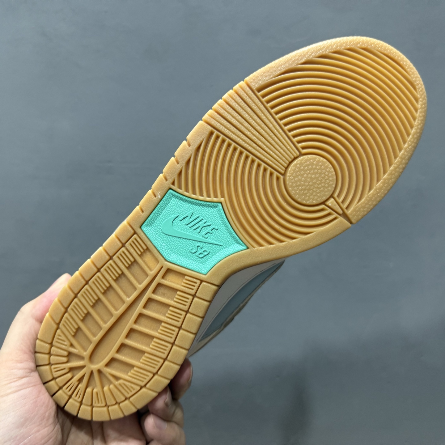 200 Nike Dunk SB 浅蓝摩卡 米白拼浅蓝色 HF3704-001-Chinese UA Cheap High Quatity Brand Clothes Bags handbags Sneakers wholesale wholesaler seller from China Factory suppliers Fashion Clothing Shoes best Quality Beautiful Price 200 Nike Dunk SB 浅蓝摩卡 米白拼浅蓝色 HF3704-001