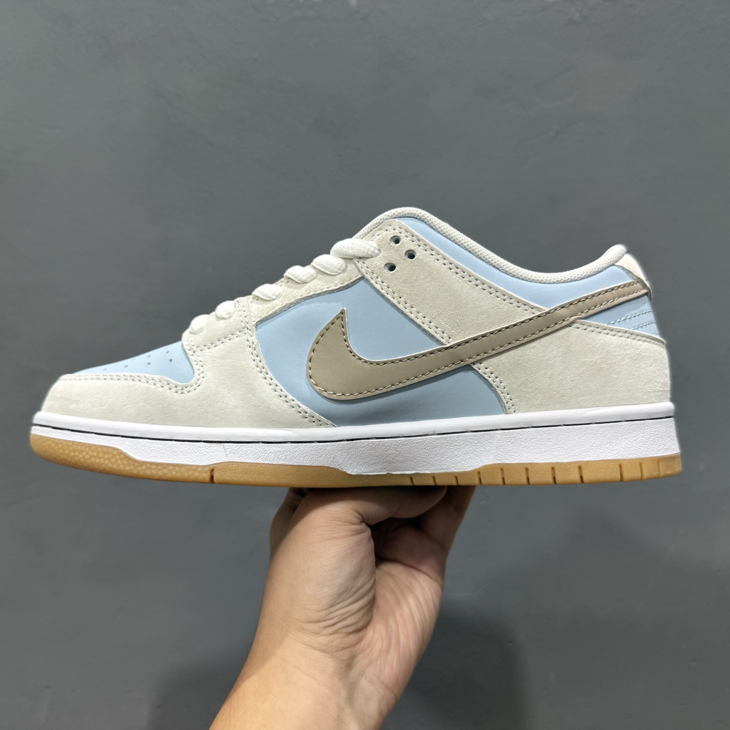 200 Nike Dunk SB 浅蓝摩卡 米白拼浅蓝色 HF3704-001-Chinese UA Cheap High Quatity Brand Clothes Bags handbags Sneakers wholesale wholesaler seller from China Factory suppliers Fashion Clothing Shoes best Quality Beautiful Price 200 Nike Dunk SB 浅蓝摩卡 米白拼浅蓝色 HF3704-001