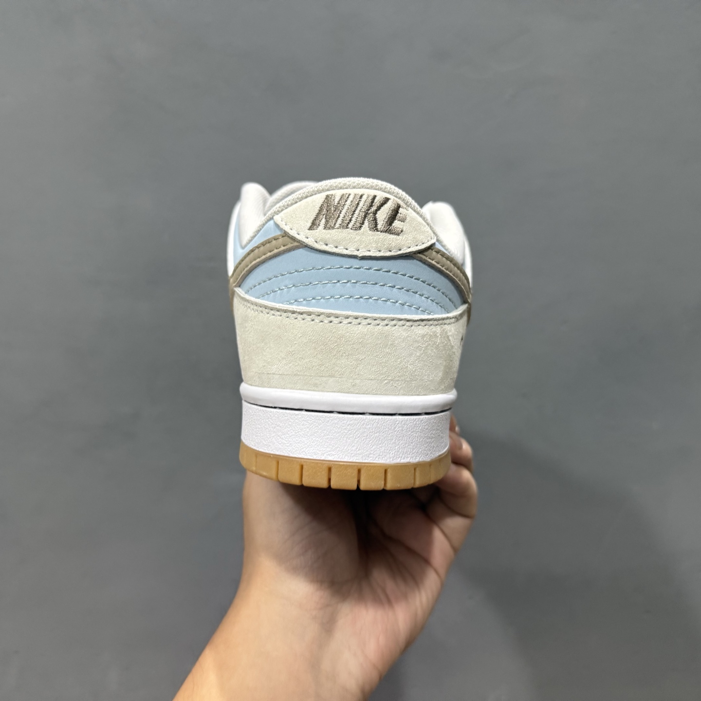 200 Nike Dunk SB 浅蓝摩卡 米白拼浅蓝色 HF3704-001-Chinese UA Cheap High Quatity Brand Clothes Bags handbags Sneakers wholesale wholesaler seller from China Factory suppliers Fashion Clothing Shoes best Quality Beautiful Price 200 Nike Dunk SB 浅蓝摩卡 米白拼浅蓝色 HF3704-001