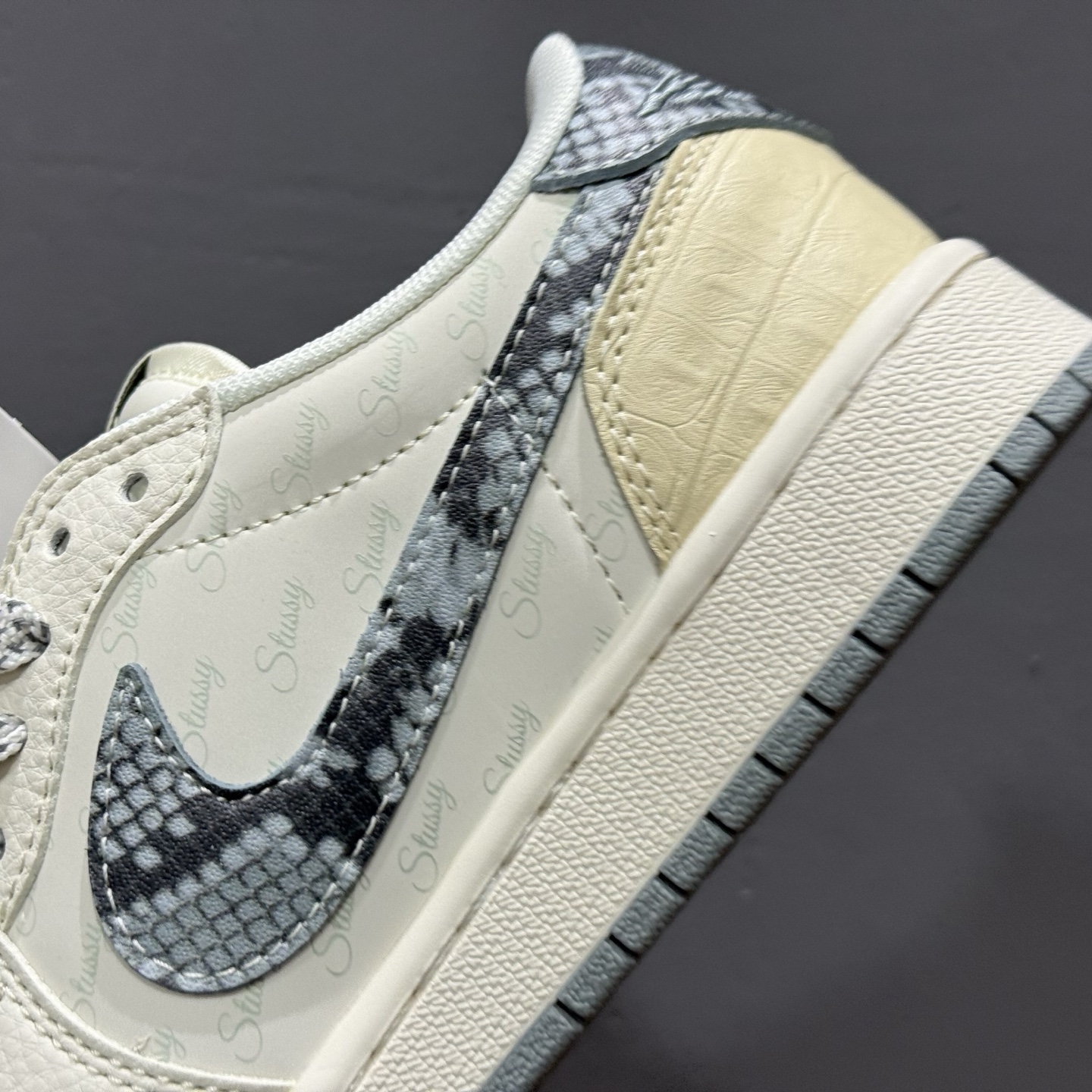 280 Stussy x Air Jordan 1 Low 灰黄蛇纹 XS7089-621-Chinese UA Cheap High Quatity Brand Clothes Bags handbags Sneakers wholesale wholesaler seller from China Factory suppliers Fashion Clothing Shoes best Quality Beautiful Price 280 Stussy x Air Jordan 1 Low 灰黄蛇纹 XS7089-621